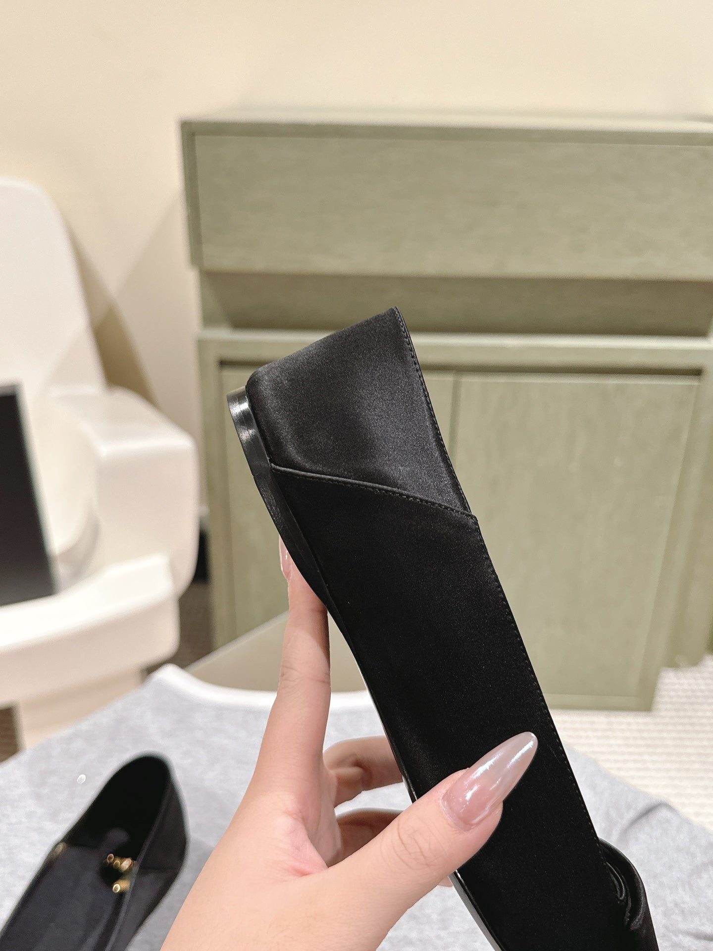 LOUIS VUITTON BALLERINA FLATS IN BLACK SATIN