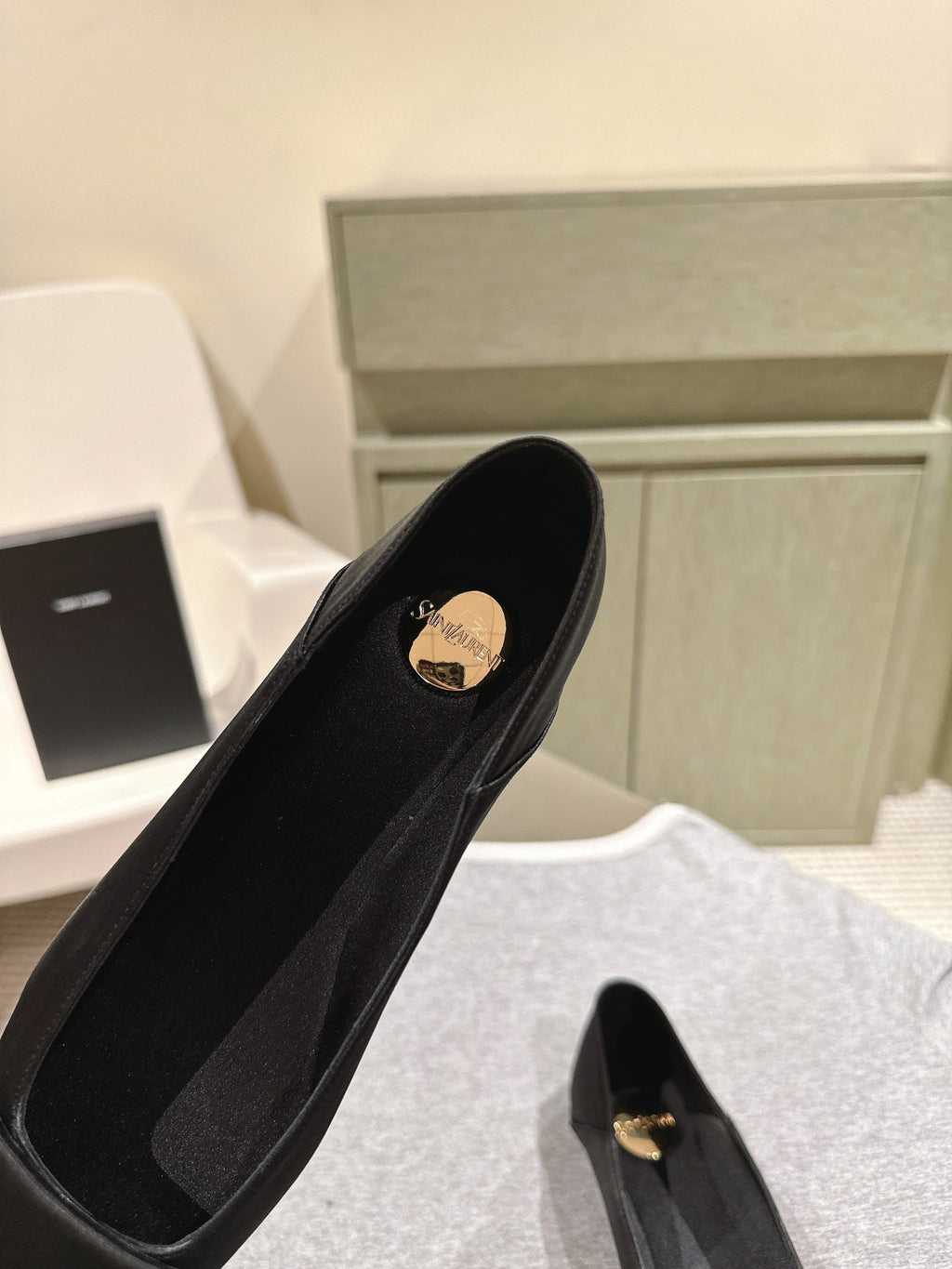 LOUIS VUITTON BALLERINA FLATS IN BLACK SATIN