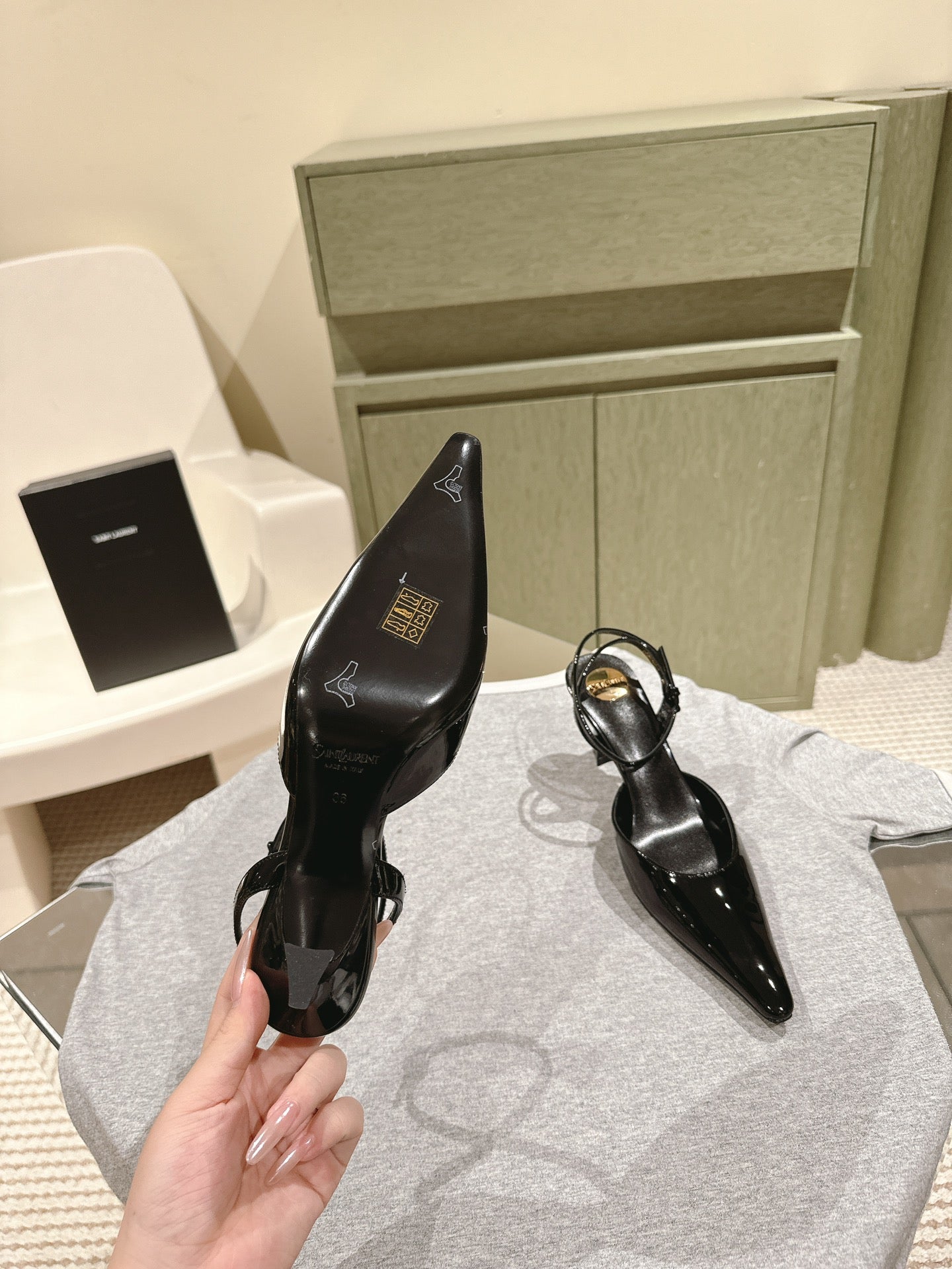 LOUIS VUITTON AIMÉE HIGH 8 CM SLINGBACK PUMPS IN BLACK PATENT CALFSKIN
