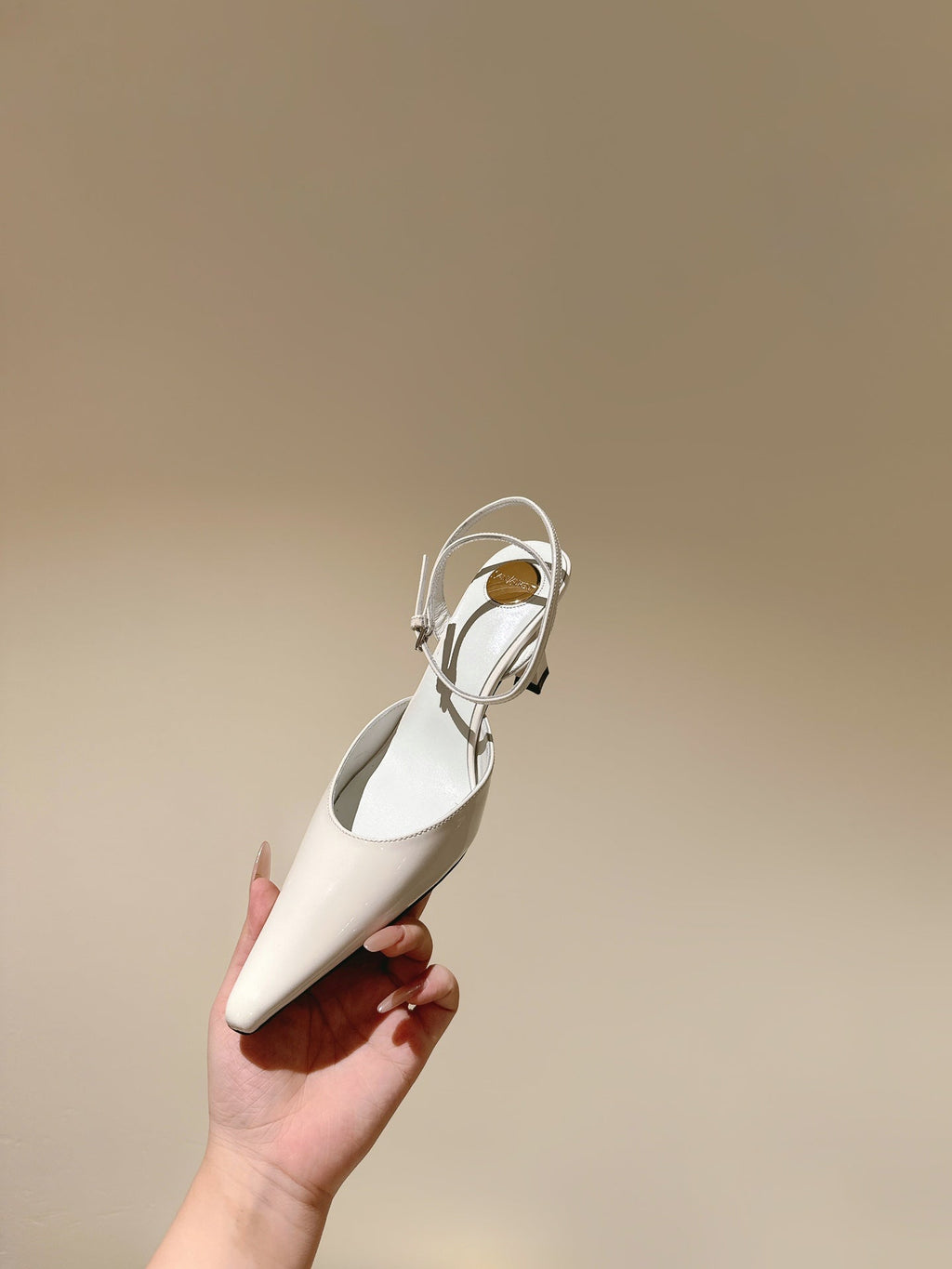 LOUIS VUITTON AIMÉE HIGH 8 CM SLINGBACK PUMPS IN WHITE PATENT CALFSKIN
