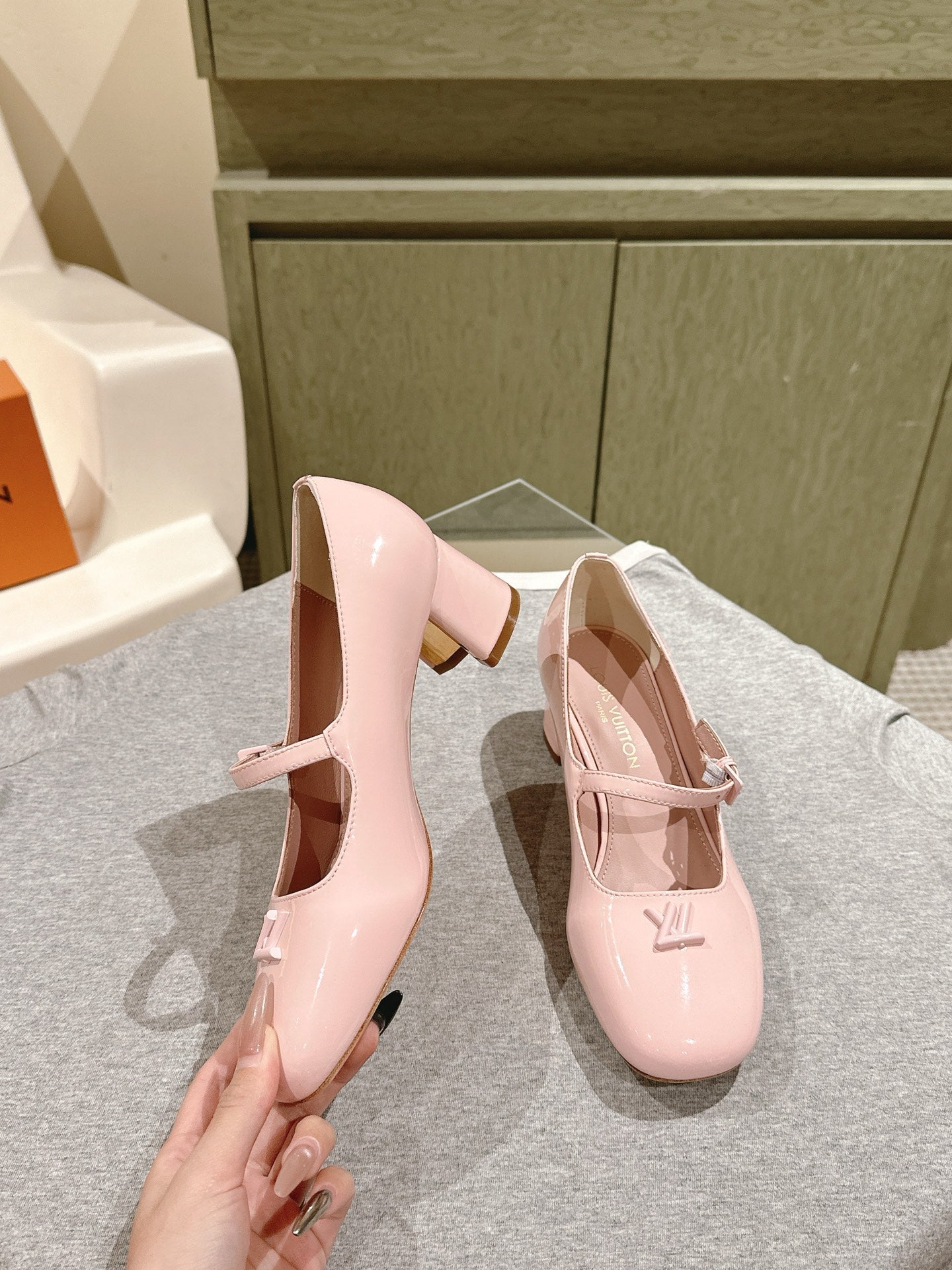 LOUIS VUITTON SWING HIGH MARY JANE 55 MM IN PALE PINK PATENT CALFSKIN