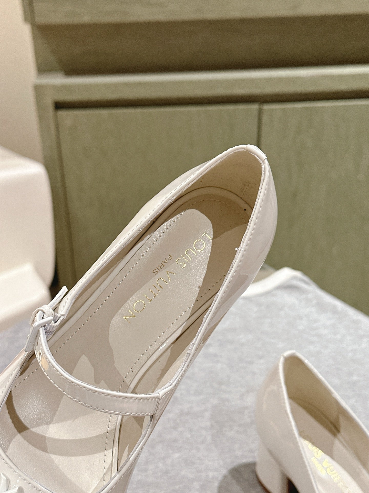 LOUIS VUITTON SWING HIGH MARY JANE 55 MM IN WHITE PATENT CALFSKIN
