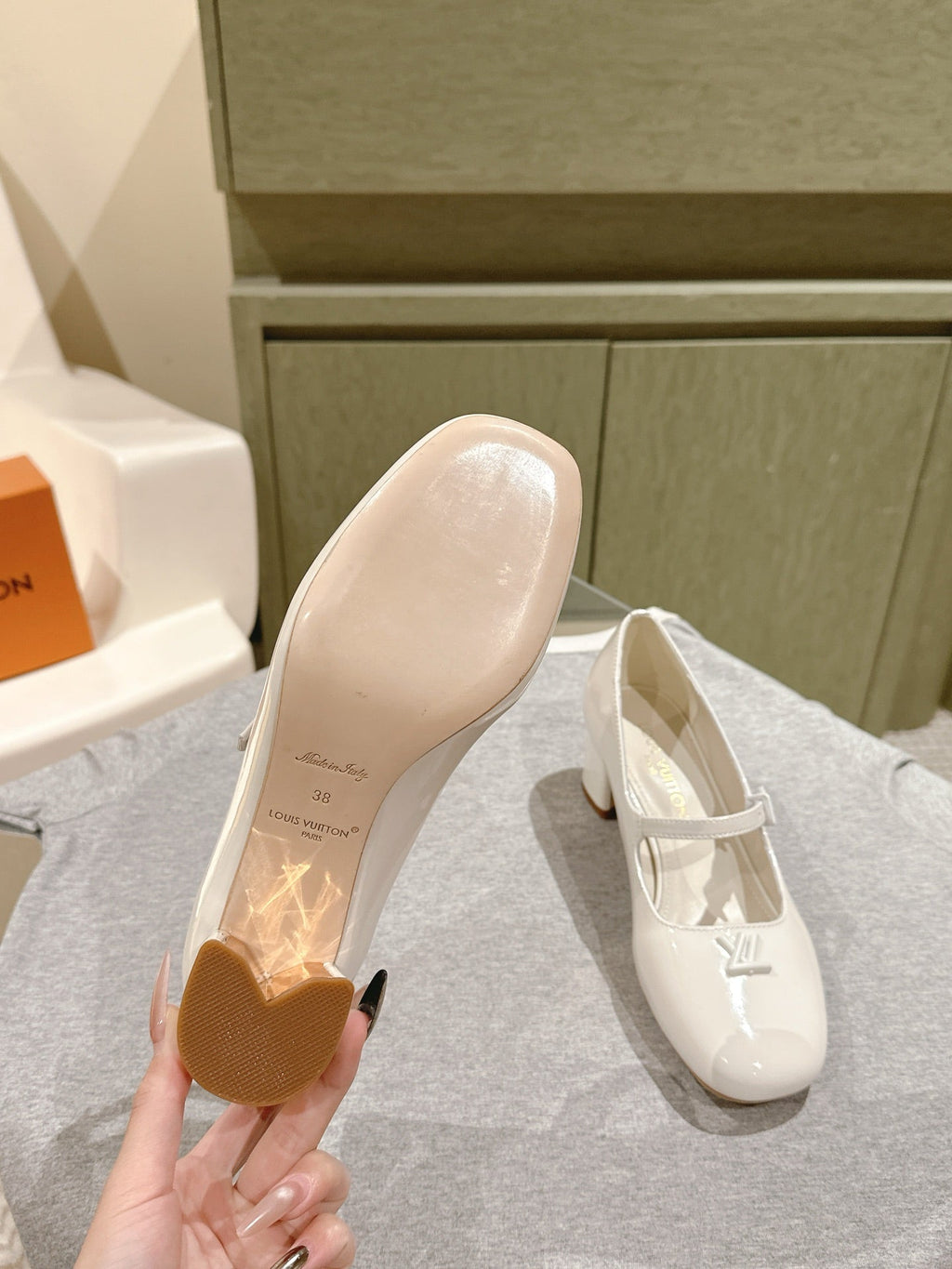 LOUIS VUITTON SWING HIGH MARY JANE 55 MM IN WHITE PATENT CALFSKIN