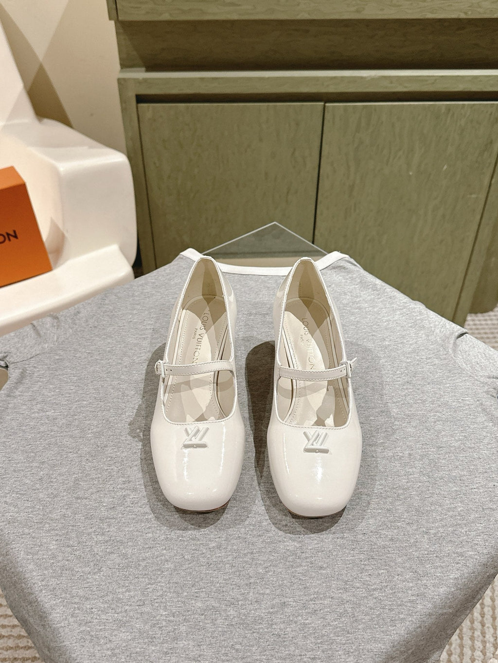 LOUIS VUITTON SWING HIGH MARY JANE 55 MM IN WHITE PATENT CALFSKIN