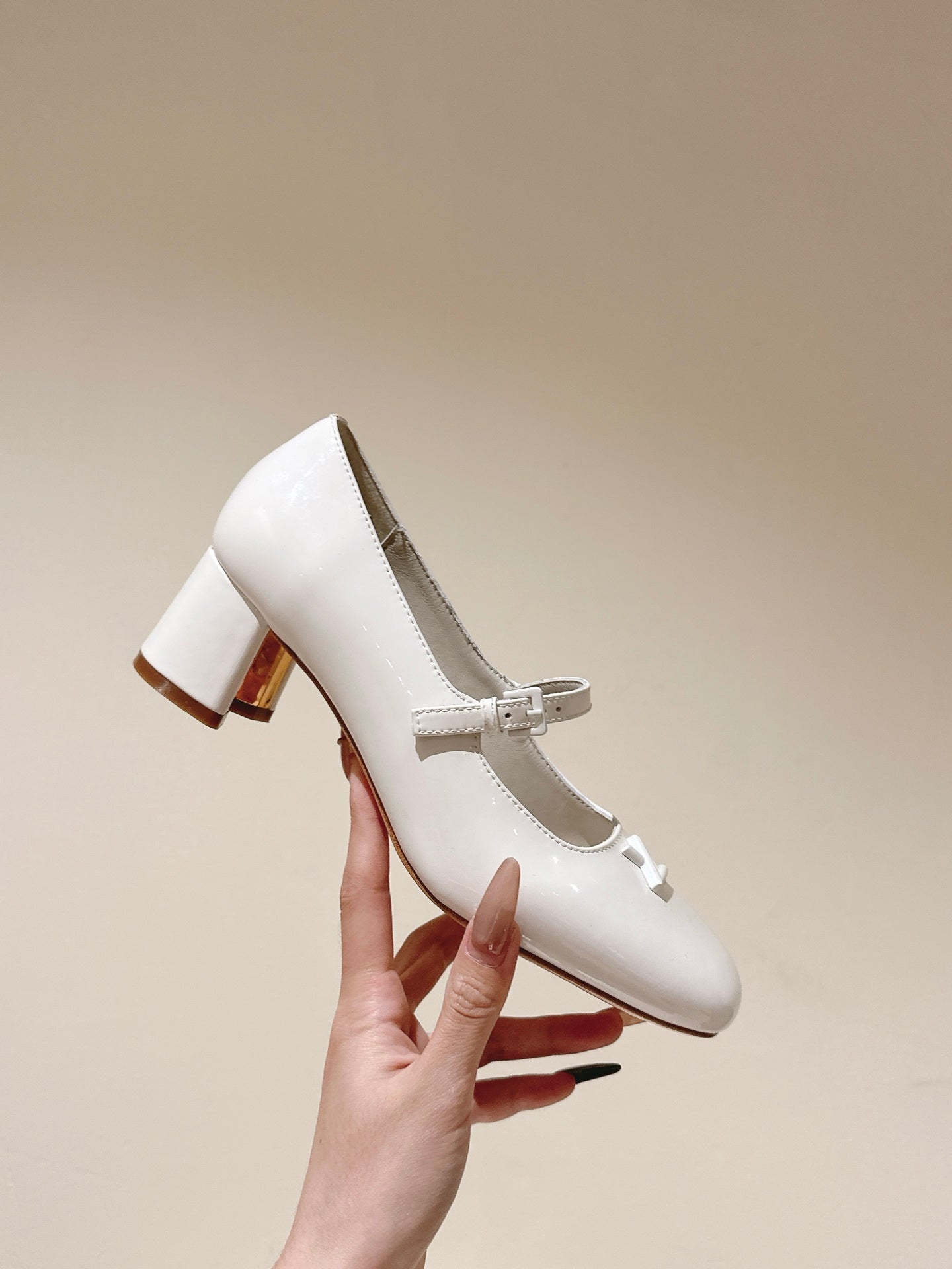 LOUIS VUITTON SWING HIGH MARY JANE 55 MM IN WHITE PATENT CALFSKIN