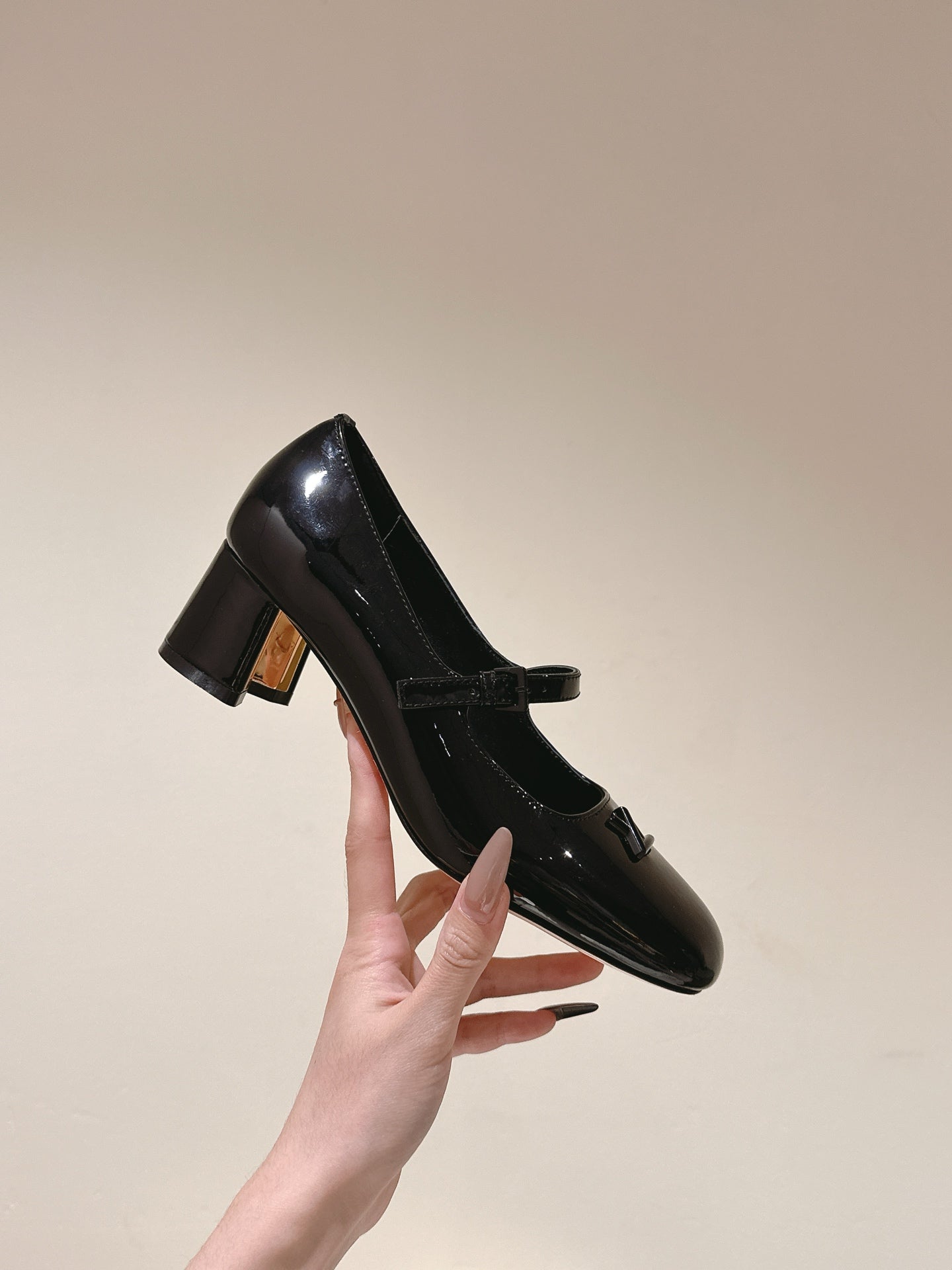 LOUIS VUITTON SWING HIGH MARY JANE 55 MM IN BLACK PATENT CALFSKIN