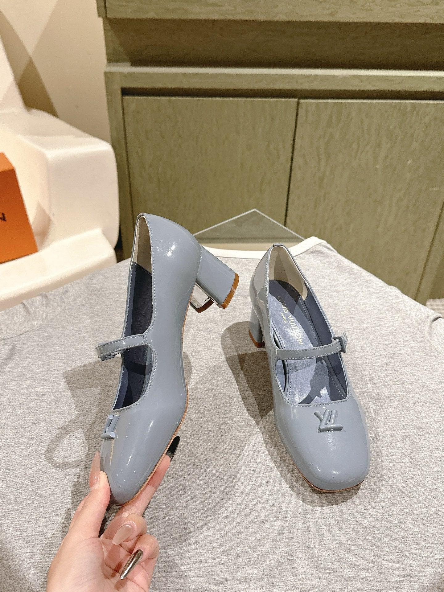 LOUIS VUITTON SWING HIGH MARY JANE 55 MM IN ICE BLUE PATENT CALFSKIN