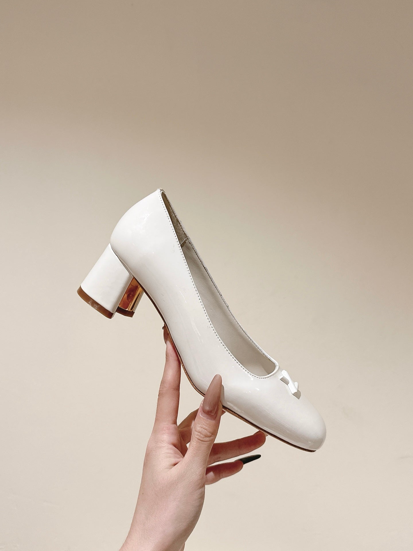 LOUIS VUITTON SWING HIGH PUMP 55 MM IN WHITE PATENT CALFSKIN