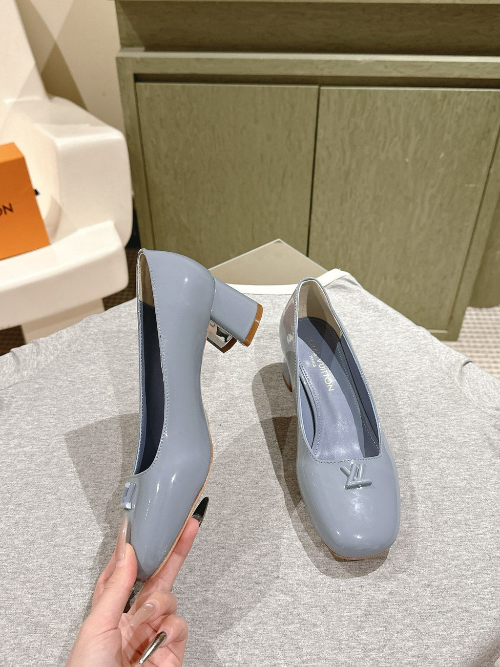 LOUIS VUITTON SWING HIGH PUMP 55 MM IN ICE BLUE PATENT CALFSKIN