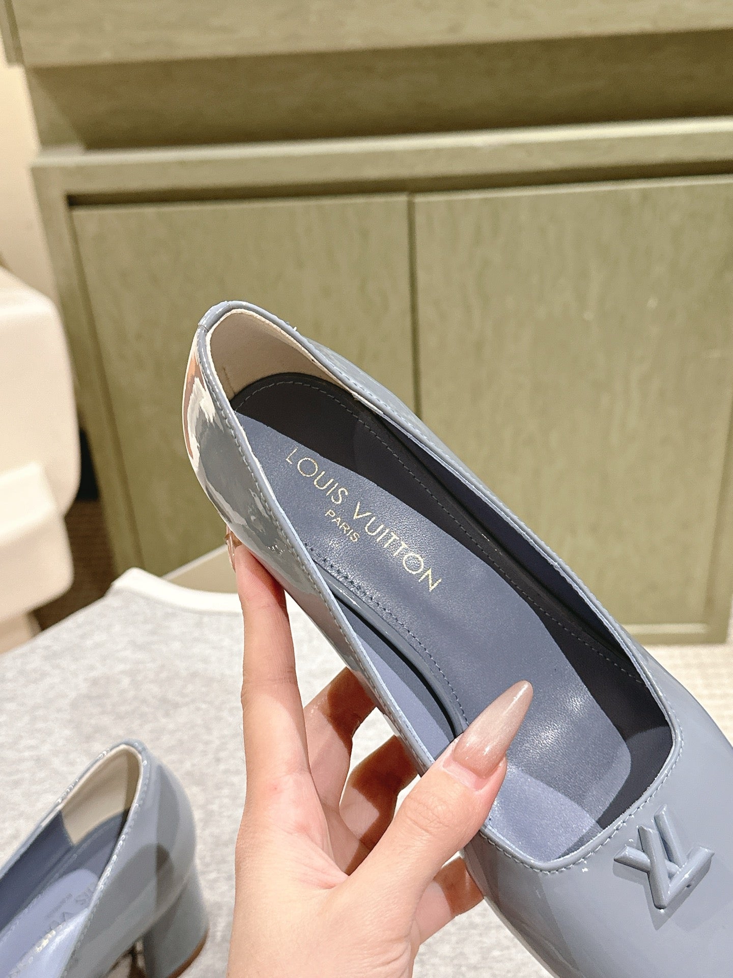 LOUIS VUITTON SWING HIGH PUMP 55 MM IN ICE BLUE PATENT CALFSKIN