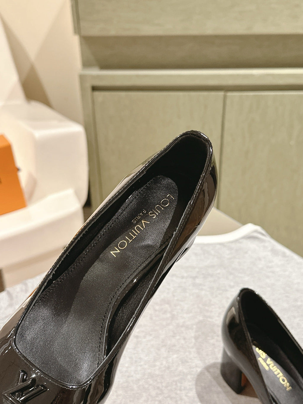 LOUIS VUITTON SWING HIGH PUMP 55 MM IN BLACK PATENT CALFSKIN