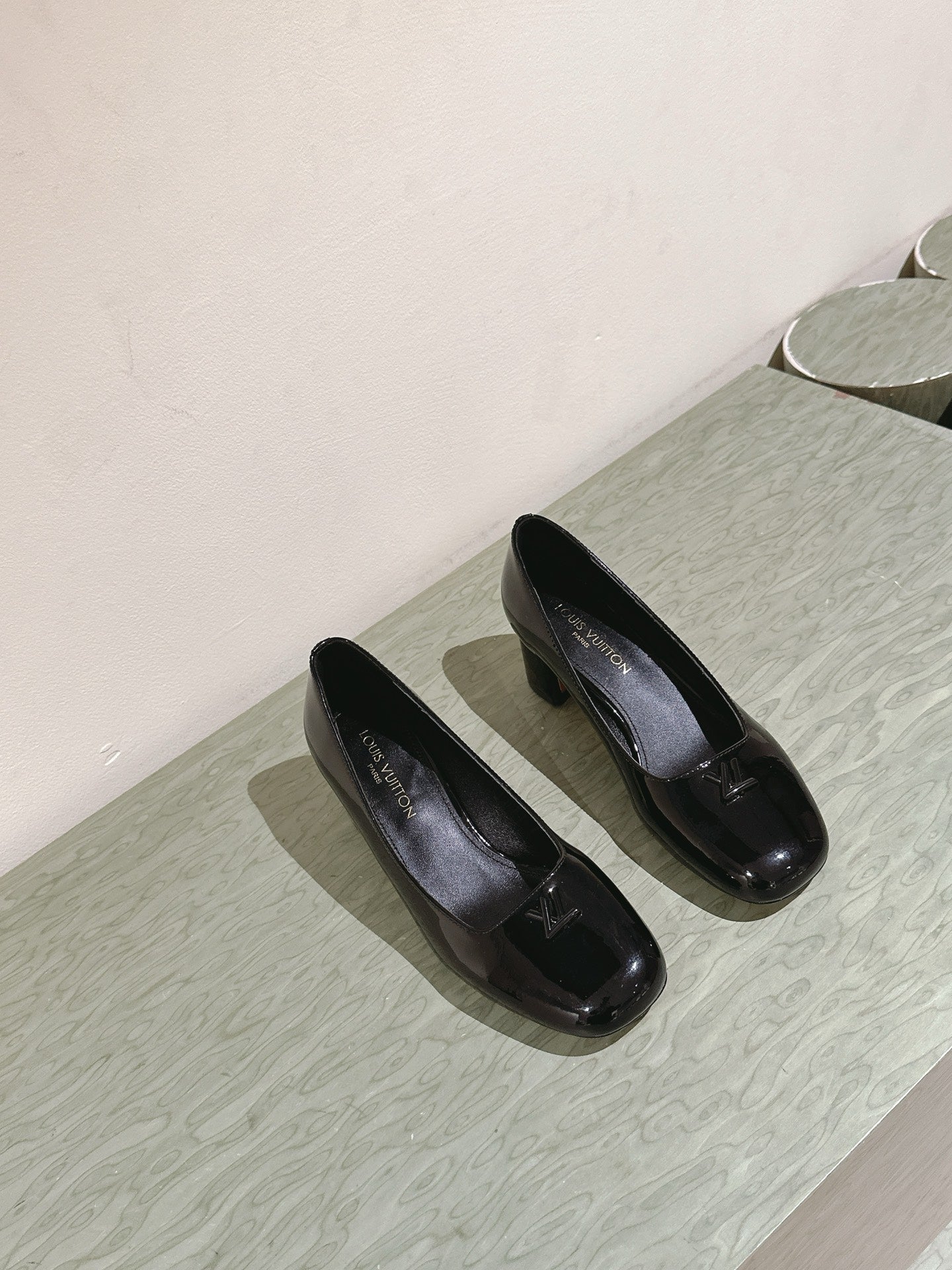 LOUIS VUITTON SWING HIGH PUMP 55 MM IN BLACK PATENT CALFSKIN