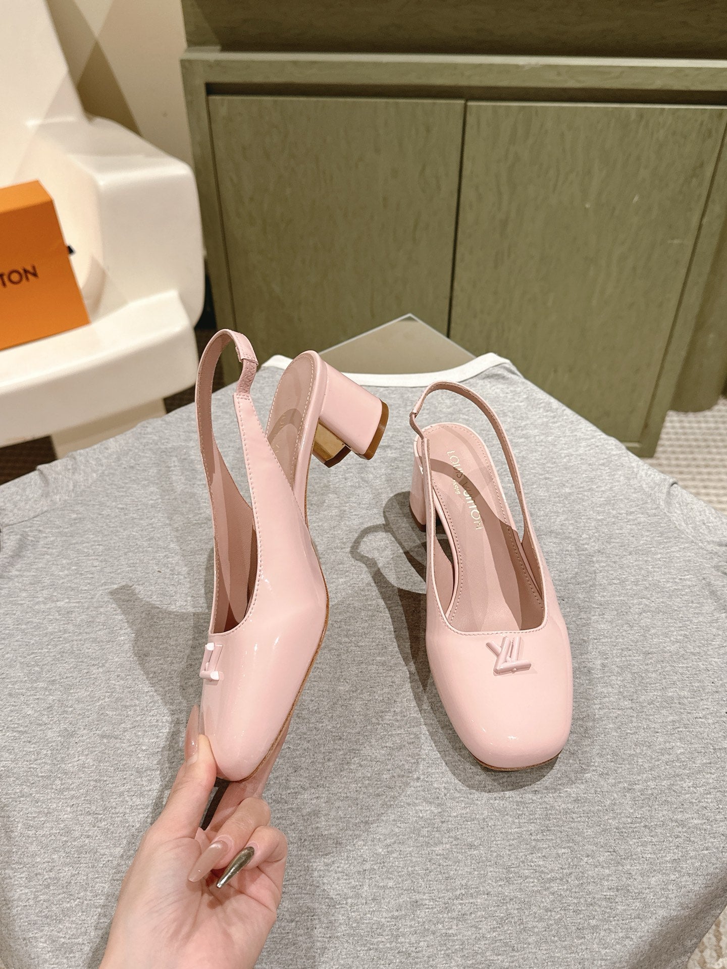 LOUIS VUITTON SWING SLINGBACK PUMP 55 MM IN PEACH PINK CALFSKIN