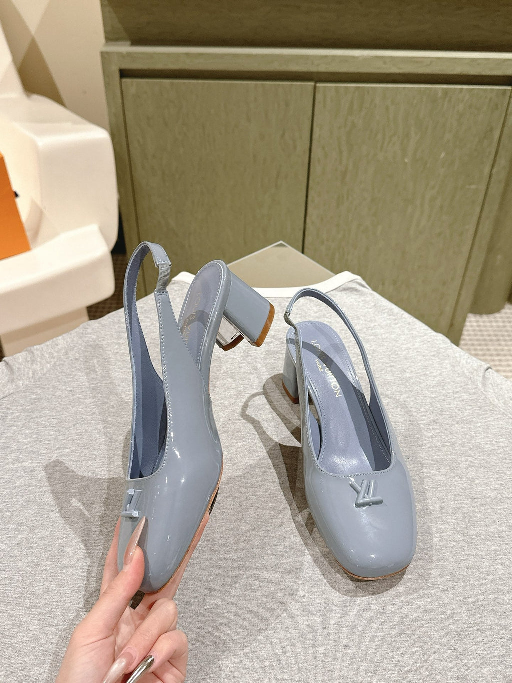 LOUIS VUITTON SWING SLINGBACK PUMP 55 MM IN ICE BLUE PATENT CALFSKIN