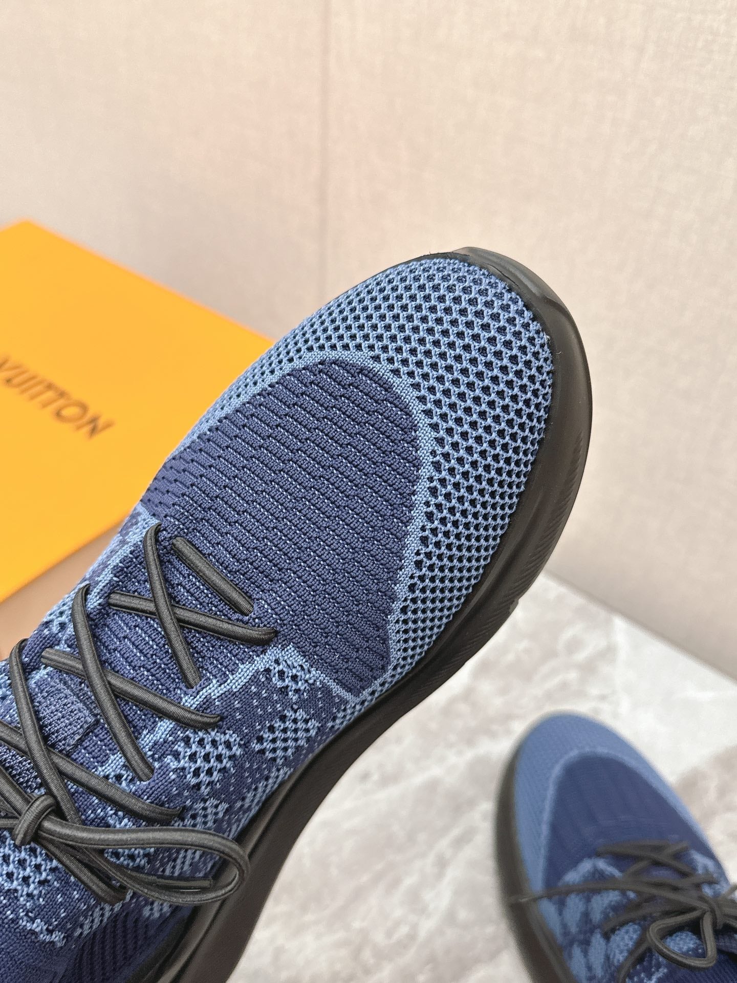 LOUIS VUITTON SNEAKERS IN MIDNIGHT BLUE DAMIER ELASTIC FABRIC