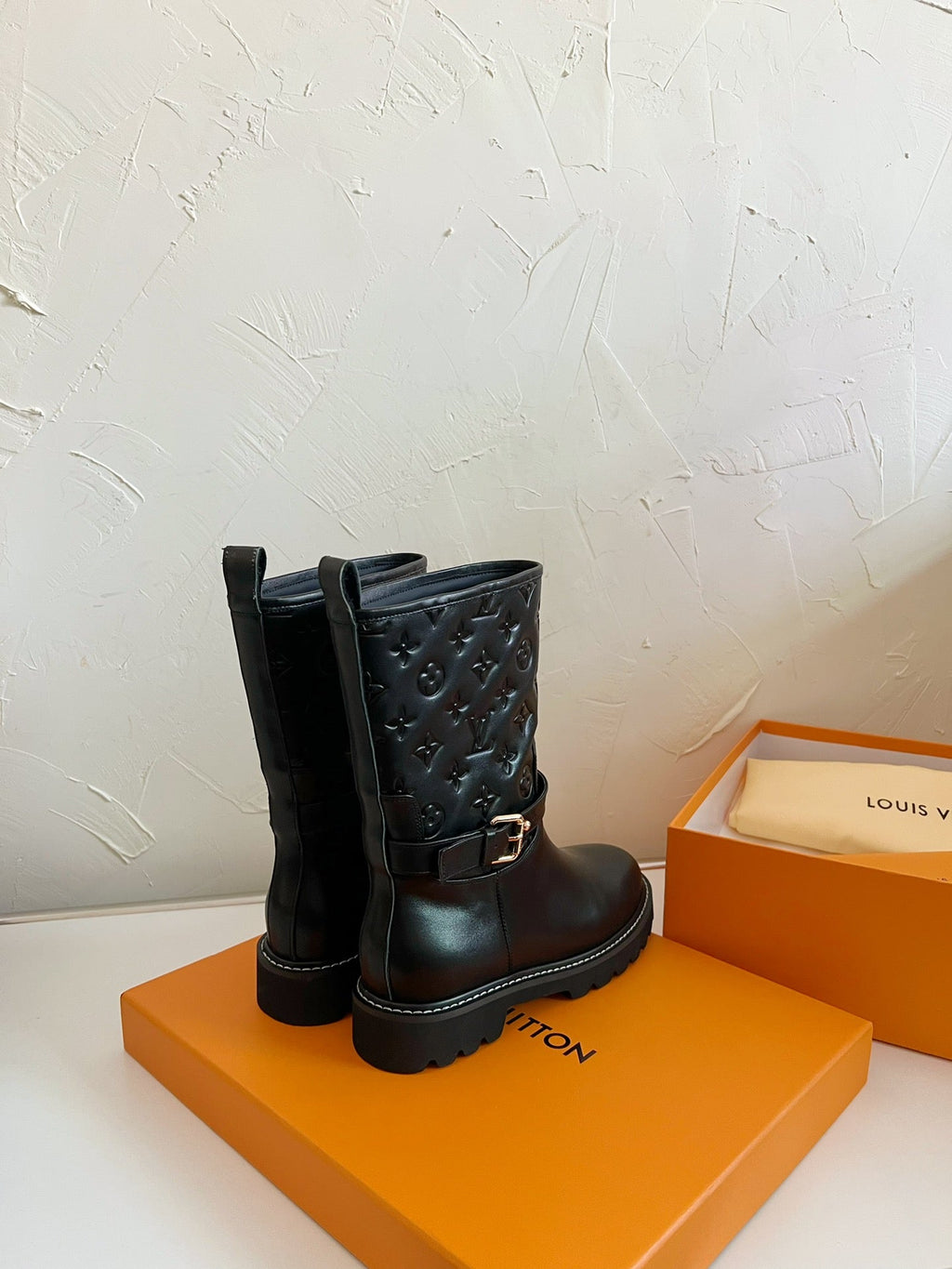 LOUIS VUITTON TERRITORY FLAT ANKLE BOOT IN BLACK EMBOSSED CALFSKIN