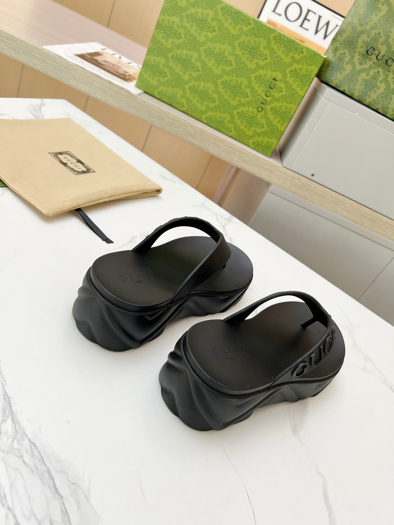 GUCCI THONG PLATFORM IN BLACK IMPORTED TPU