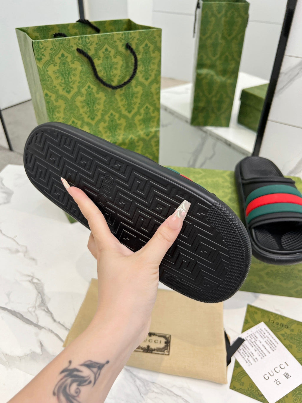 GUCCI PLATFORM SLIPPERS IN BLACK MIX GREEN AND RED IMPORTED TPU