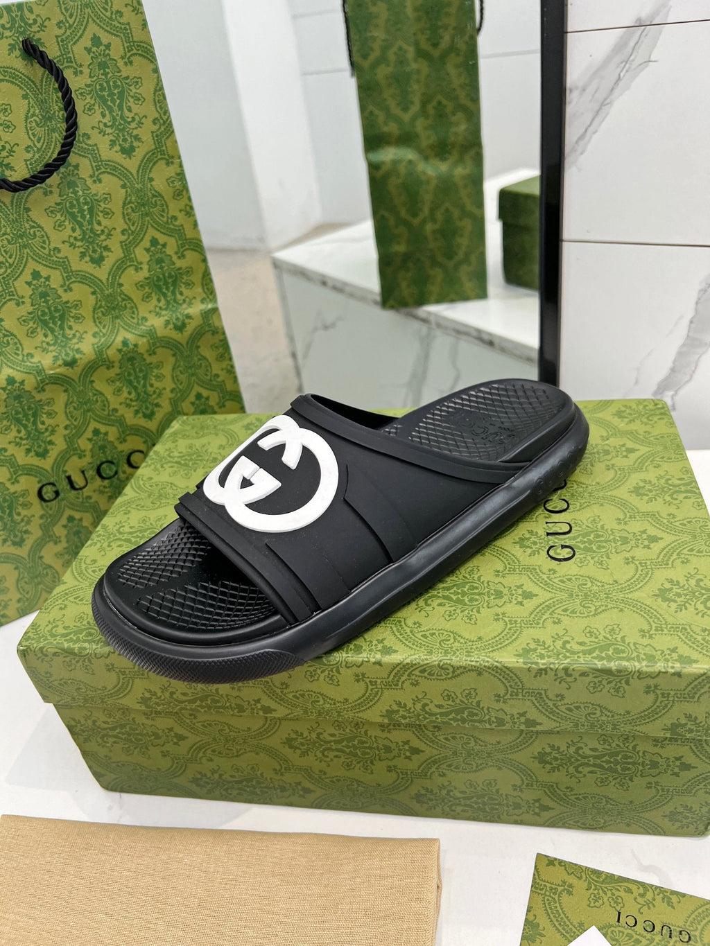 GUCCI PLATFORM SLIPPERS IN BLACK IMPORTED TPU
