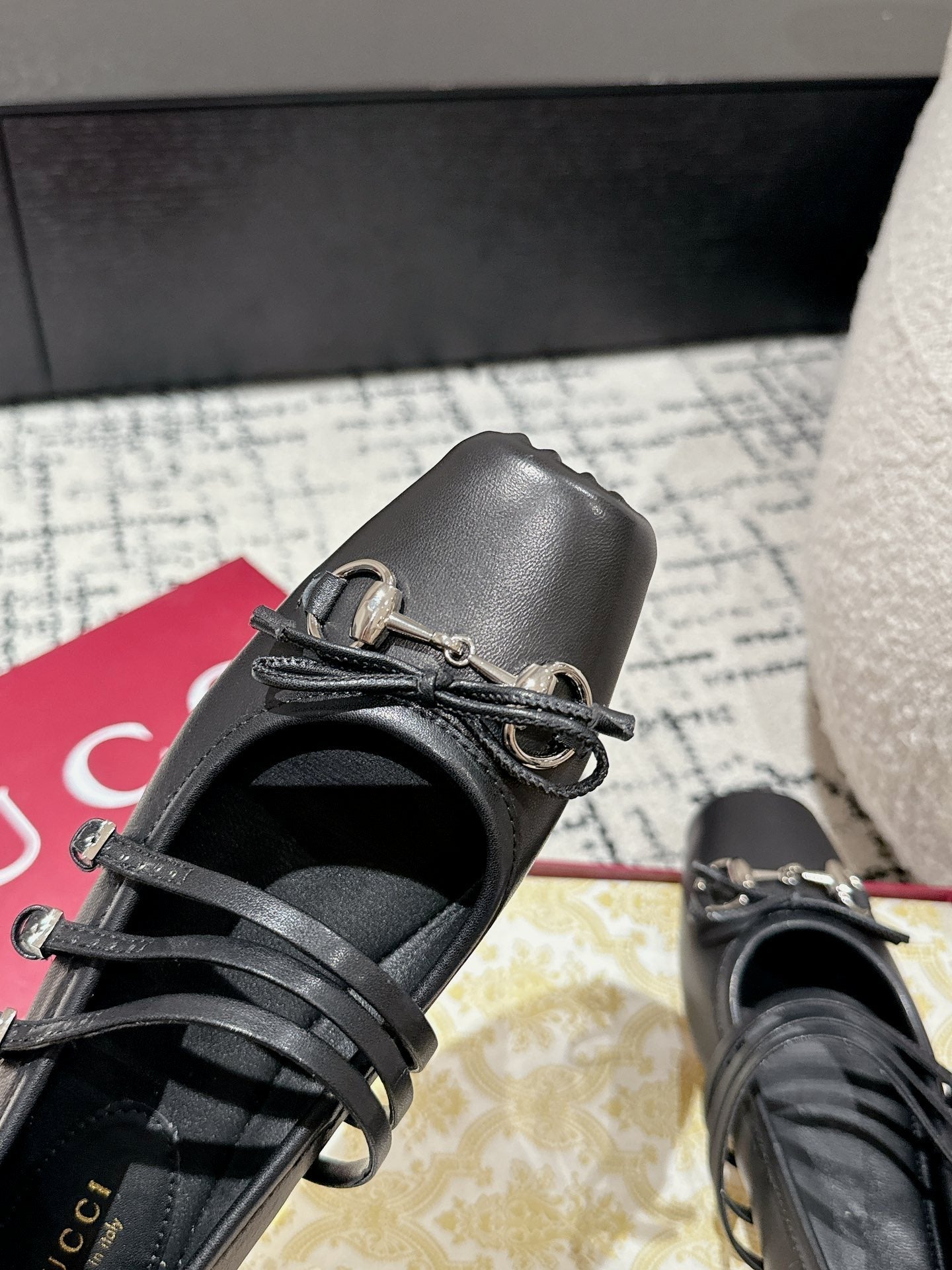 GUCCI MARY JANE FLAT IN BLACK CALFSKIN