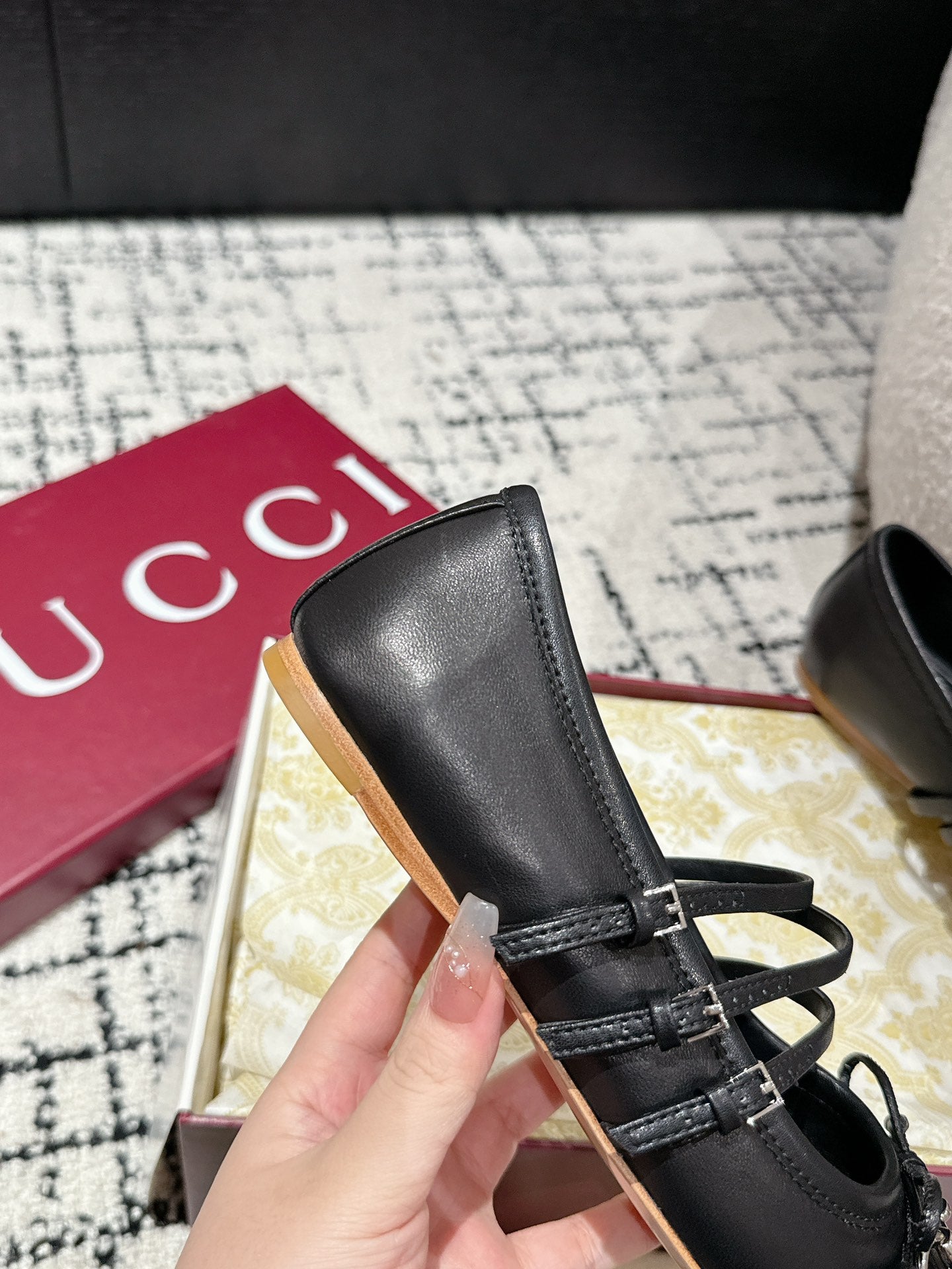 GUCCI MARY JANE FLAT IN BLACK CALFSKIN