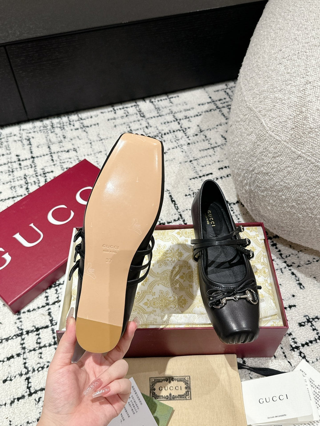 GUCCI MARY JANE FLAT IN BLACK CALFSKIN