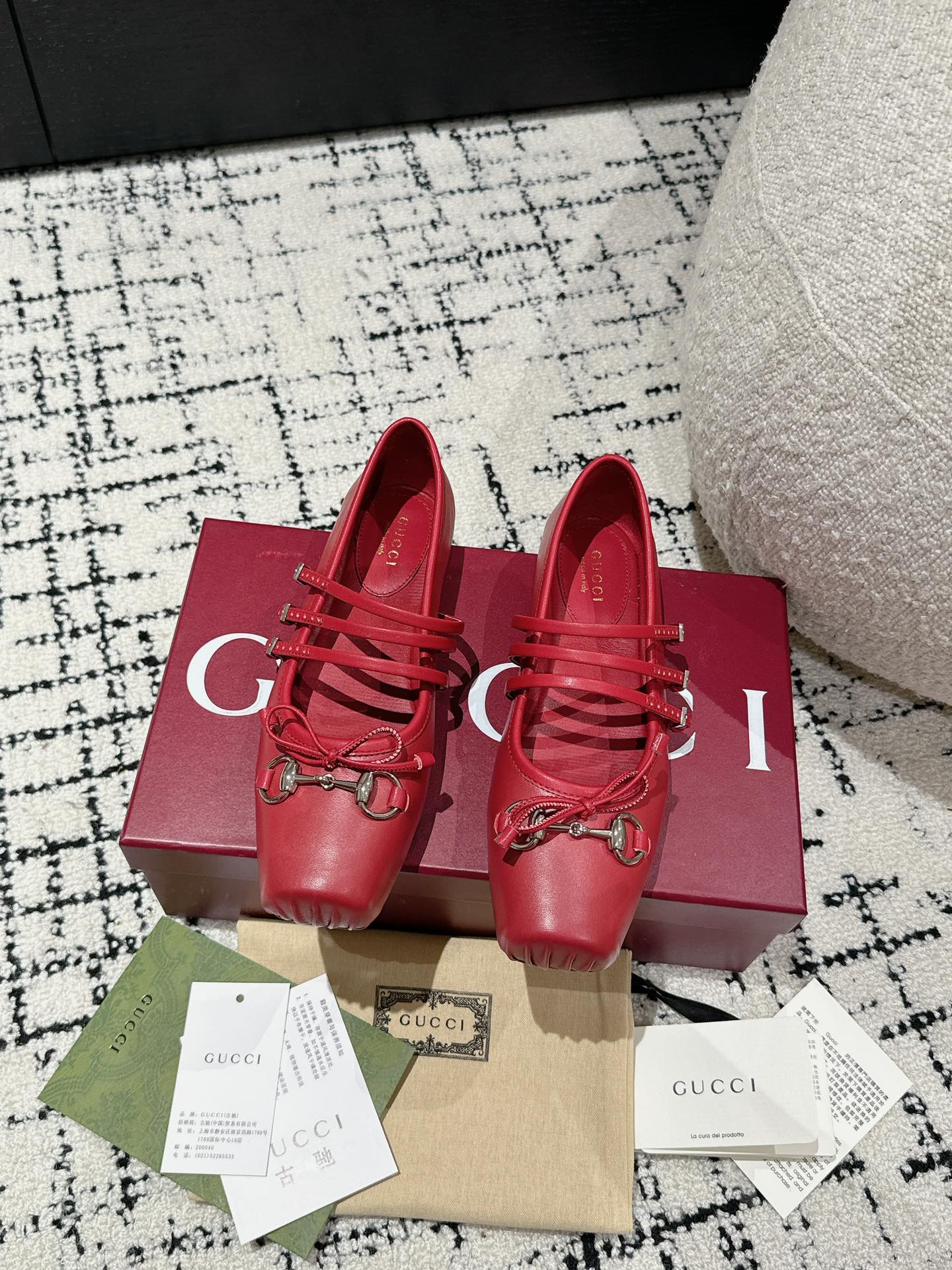 GUCCI MARY JANE FLAT IN CRIMSON RED CALFSKIN