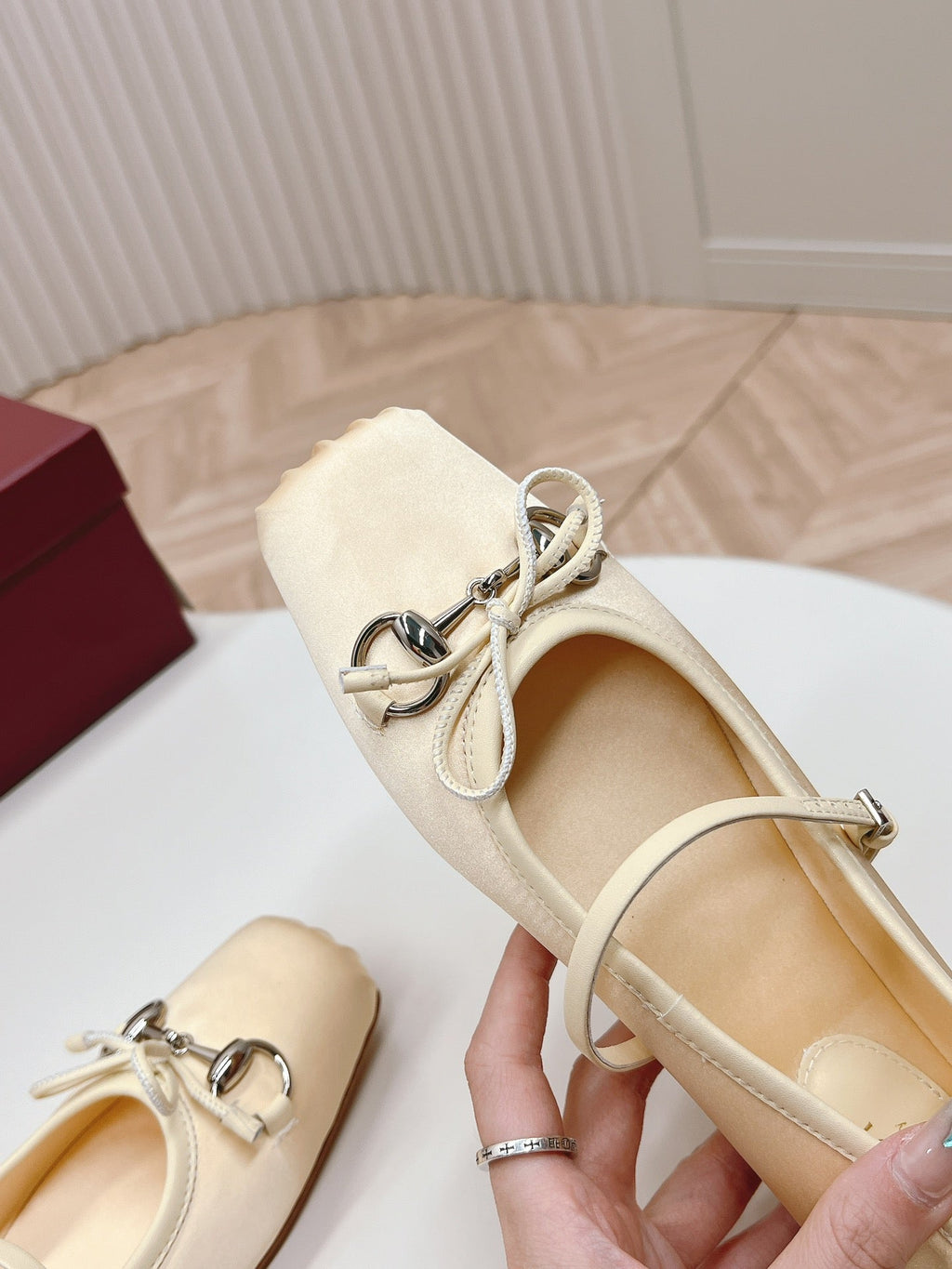 GUCCI BALLET FLAT LIGHT CREAM SILK