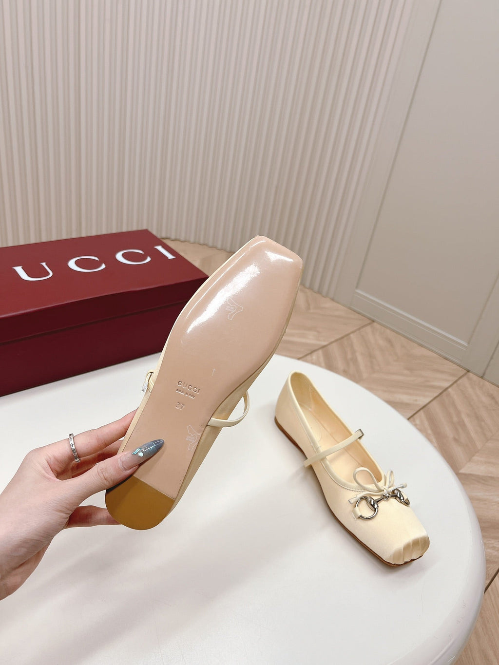 GUCCI BALLET FLAT LIGHT CREAM SILK