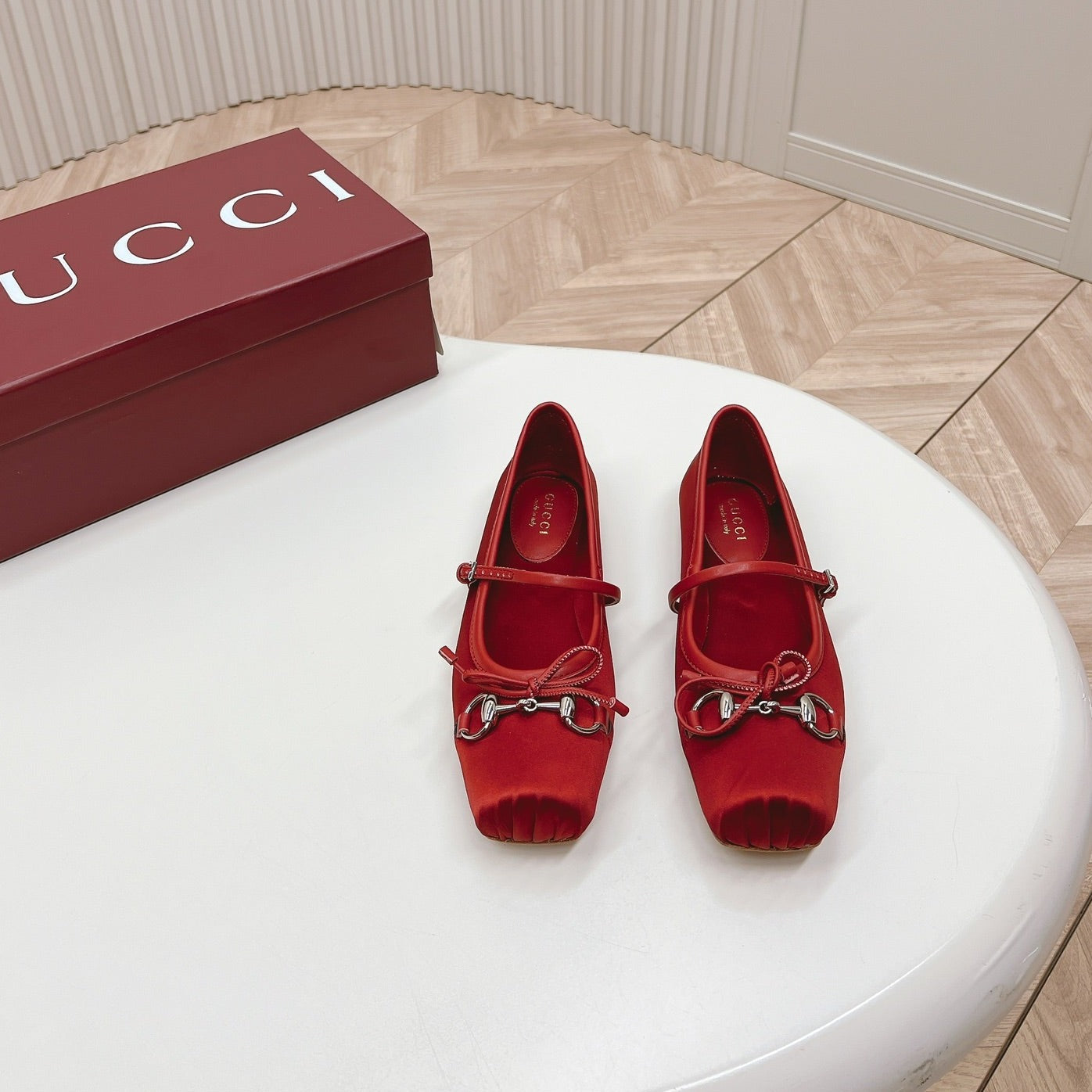 GUCCI BALLET FLAT CRIMSON SILK