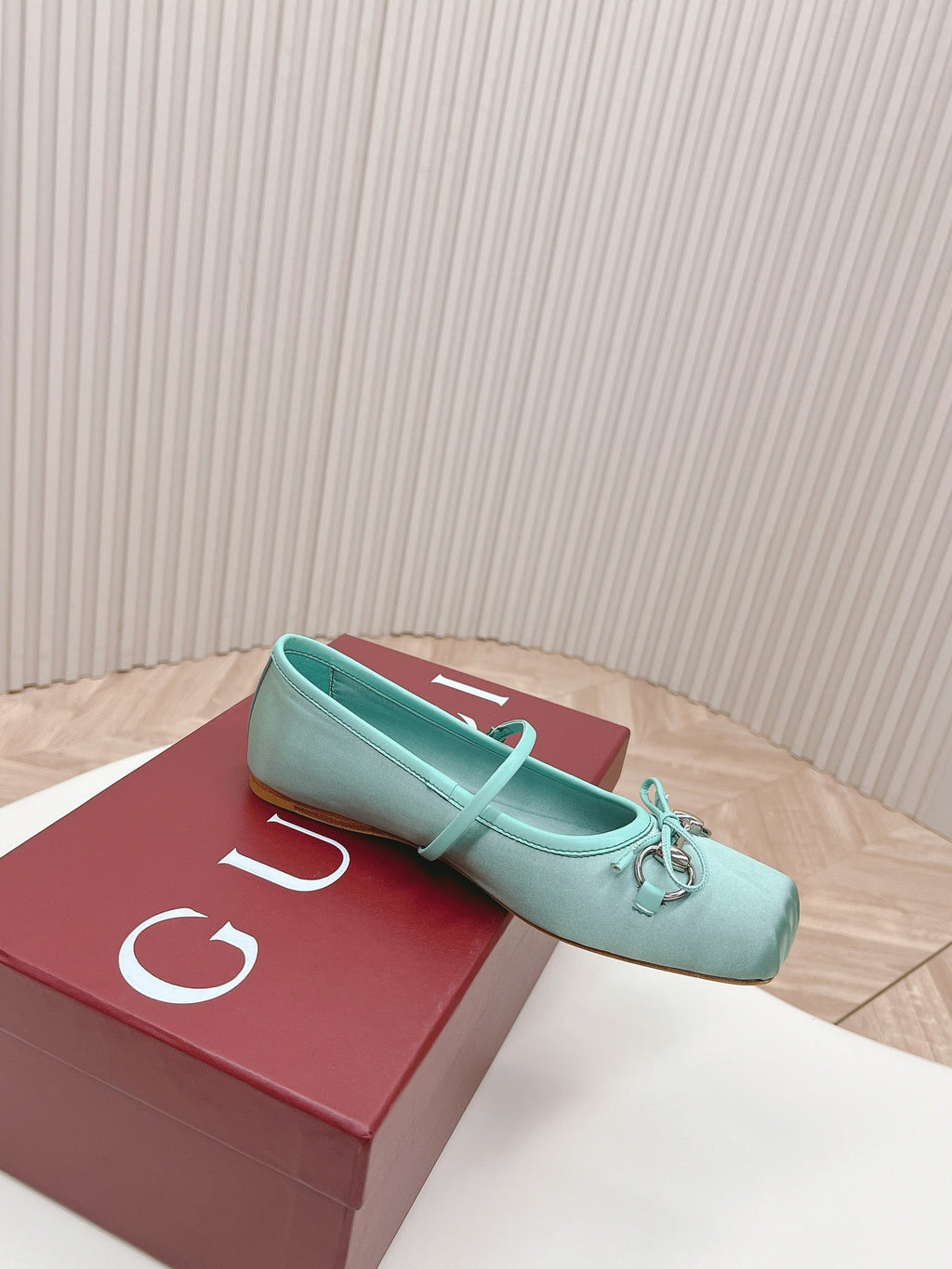 GUCCI BALLET FLAT ARCTIC SILK