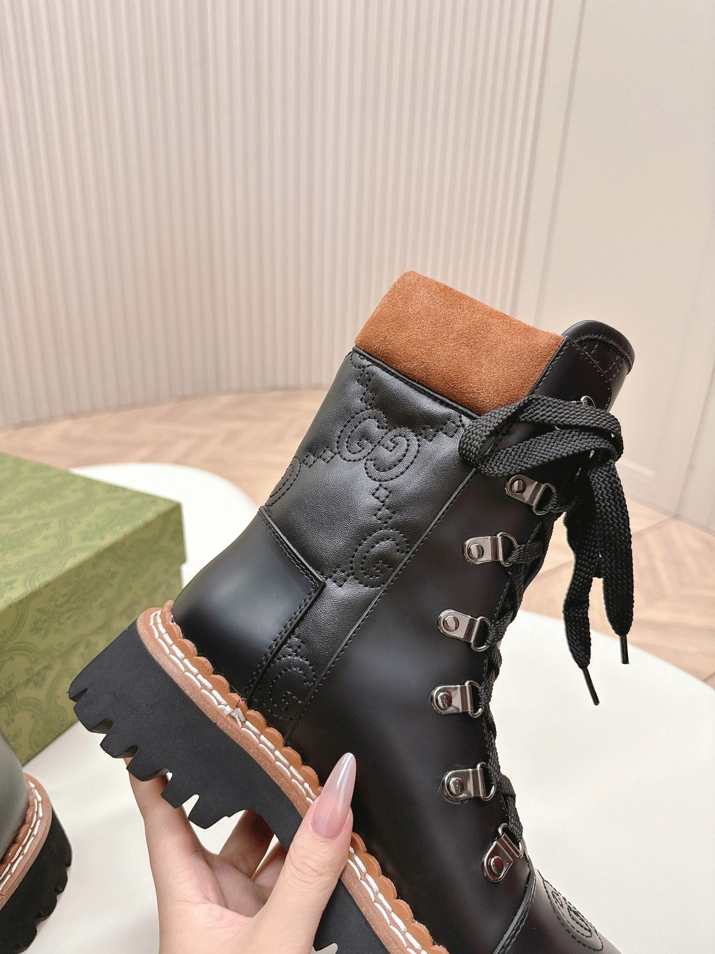 GUCCI MARTIN LACE-UP ANKLE BOOTS IN BLACK EMBOSSED CALFSKIN MIX BROWN SUEDE