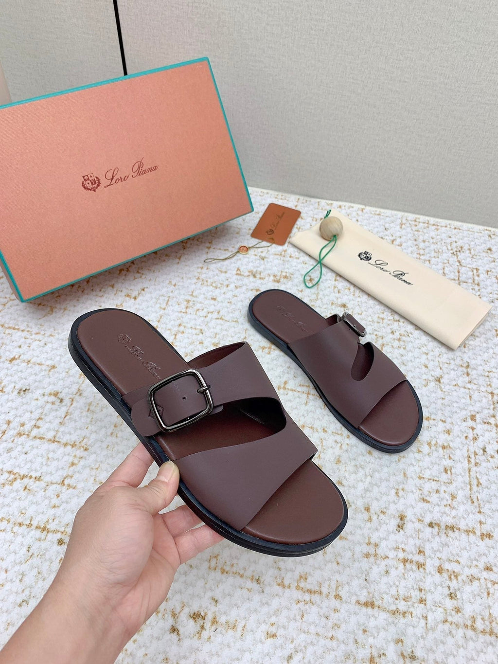 SANDALS IN BROWN CALFSKIN