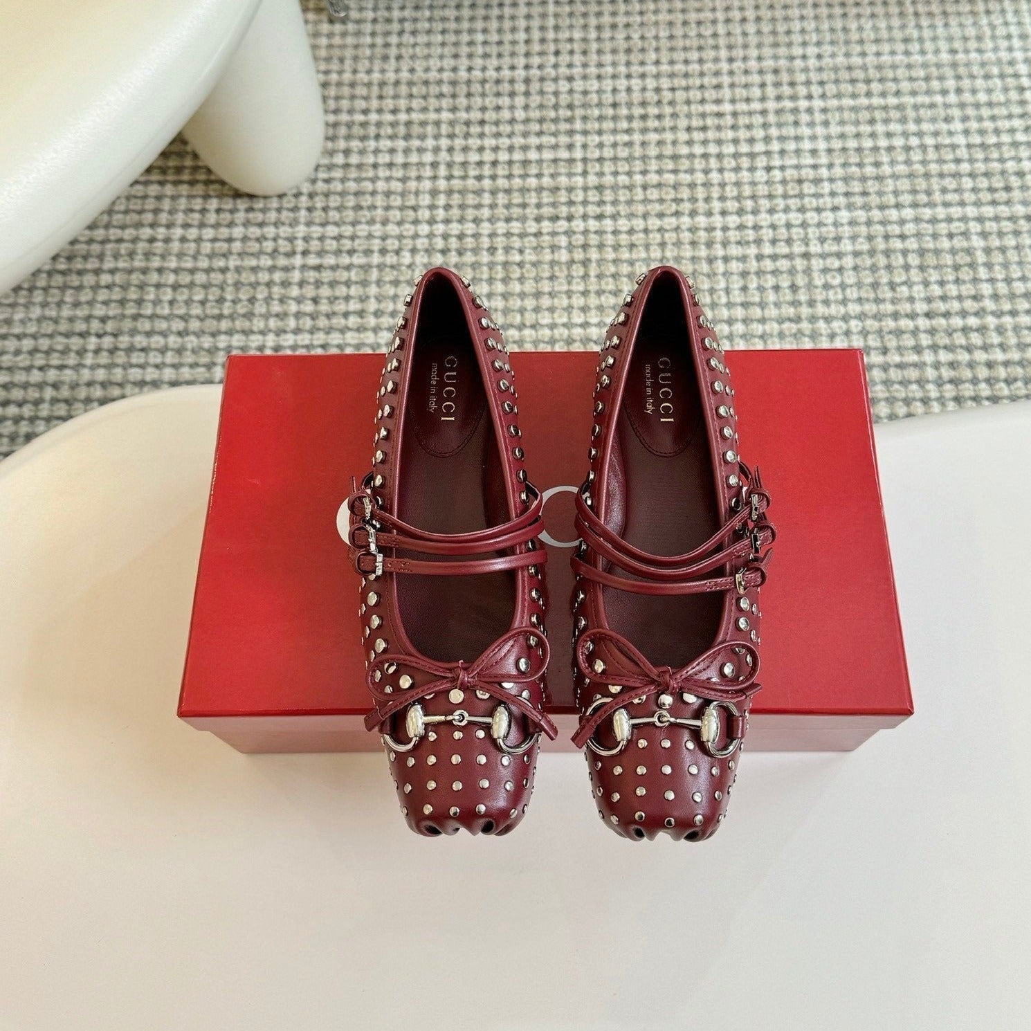 GUCCI RIVETS BALLET FLAT GARNET HORIZONTAL STRAPS LAMBSKIN