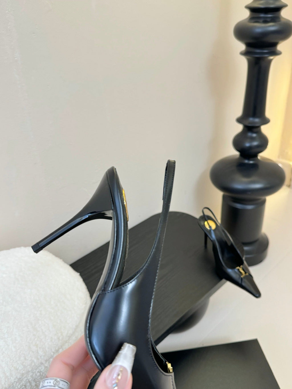 LOUIS VUITTON BABYLONE BRETEUIL SLINGBACK 85 MM PUMPS IN BLACK SMOOTH LEATHER