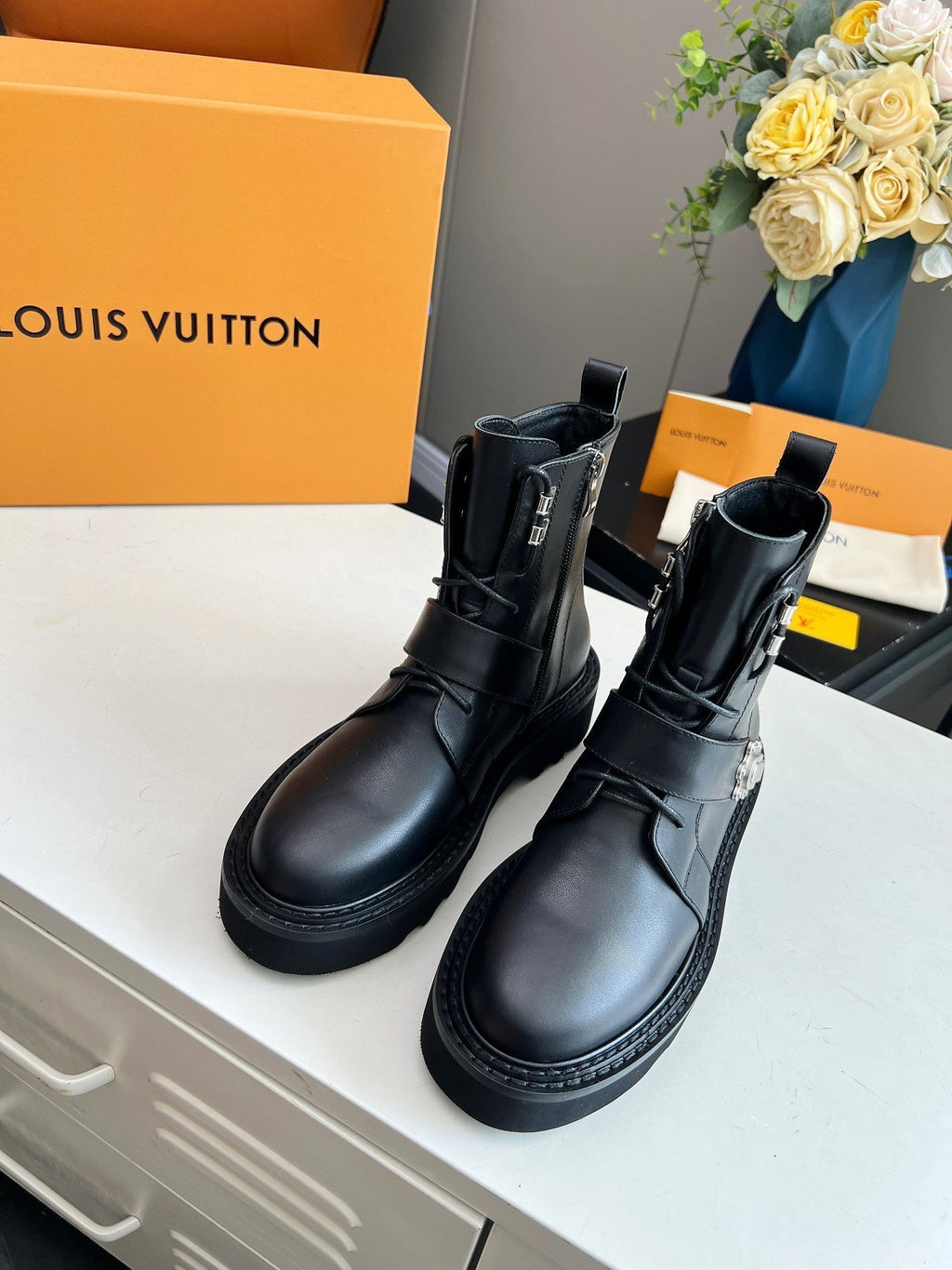 LOUIS VUITTON LV WOMEN'S BEAUBOURG ANKLE BOOT IN BLACK CALFSKIN