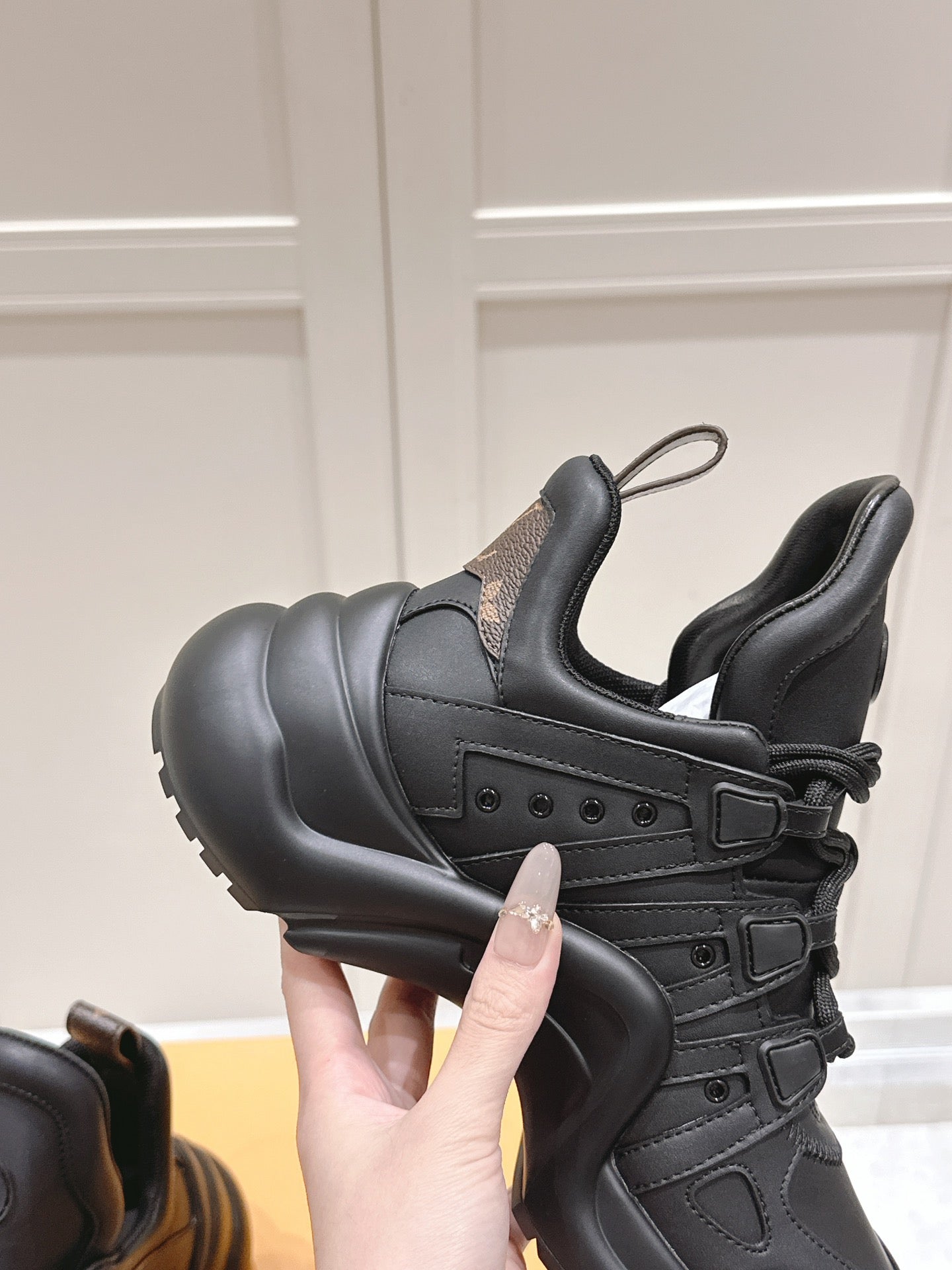 LOUIS VUITTON LV BARRACUDA SNEAKER IN BLACK CALFSKIN