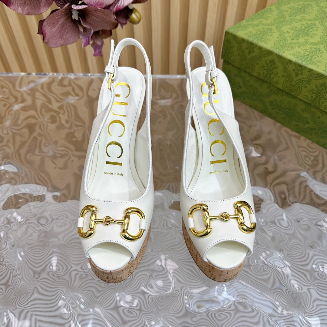 GUCCI SANDAL WITH PLATFORM AND CLAMP WHITE LAMBSKIN