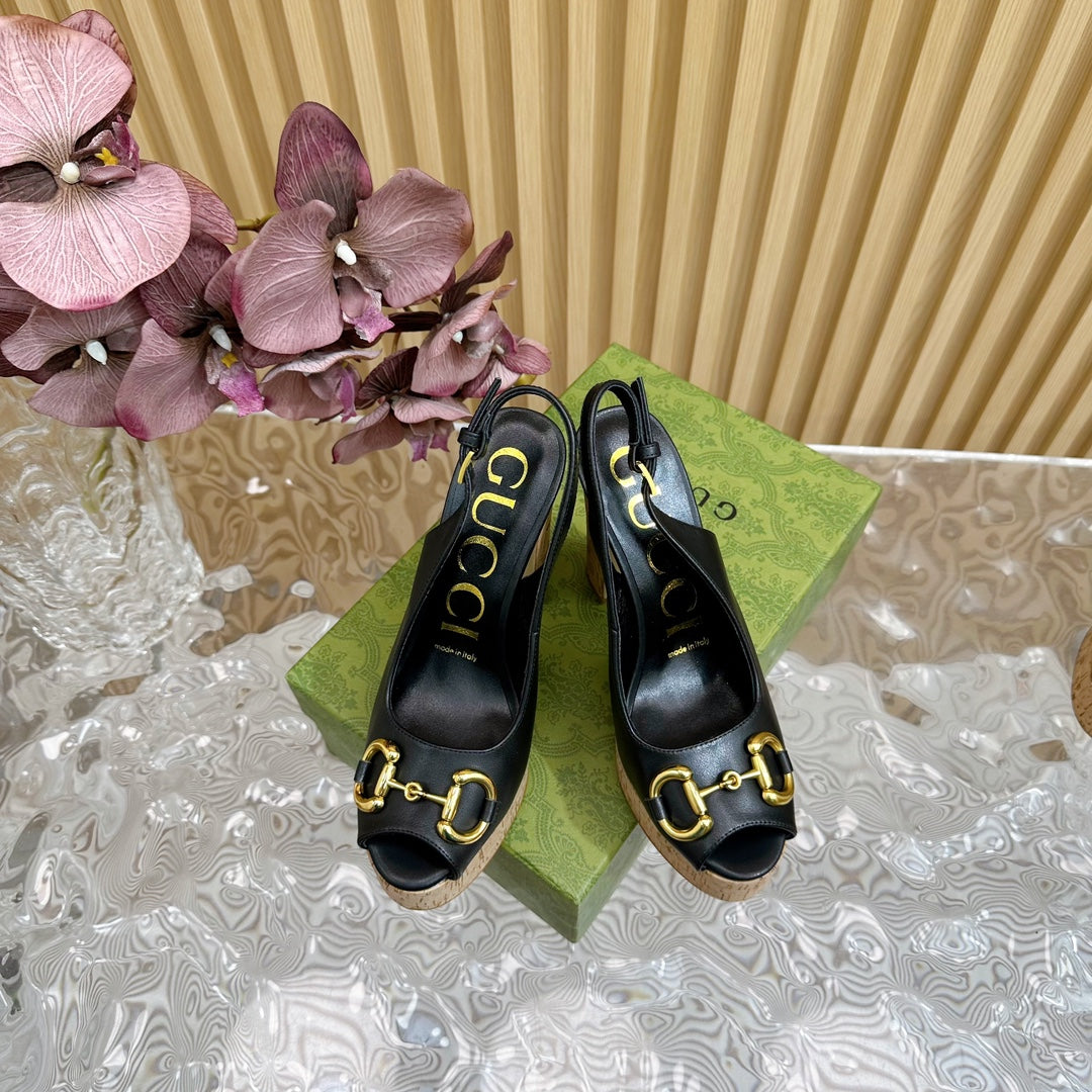 GUCCI SANDAL WITH PLATFORM AND CLAMP BLACK LAMBSKIN