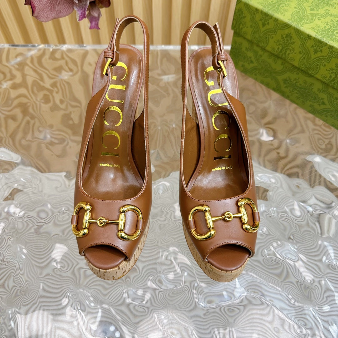 GUCCI SANDAL WITH PLATFORM AND CLAMP CARAMEL LAMBSKIN