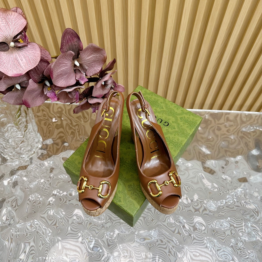 GUCCI SANDAL WITH PLATFORM AND CLAMP CARAMEL LAMBSKIN