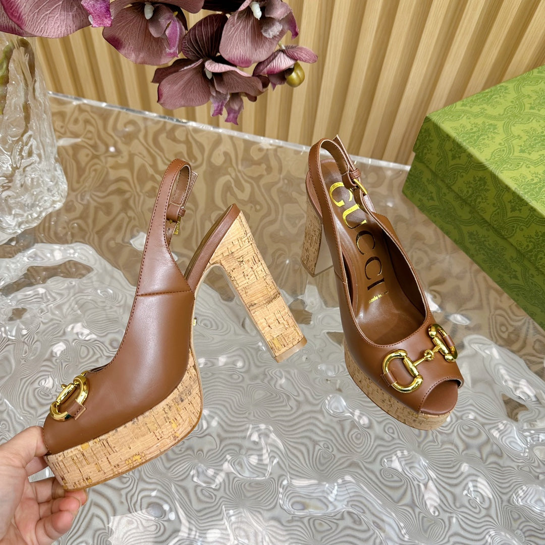 GUCCI SANDAL WITH PLATFORM AND CLAMP CARAMEL LAMBSKIN