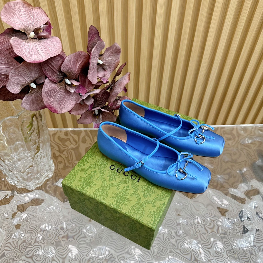 GUCCI BALLET FLAT IN COBALT BLUE SILK WITH SILVER HARDWARE