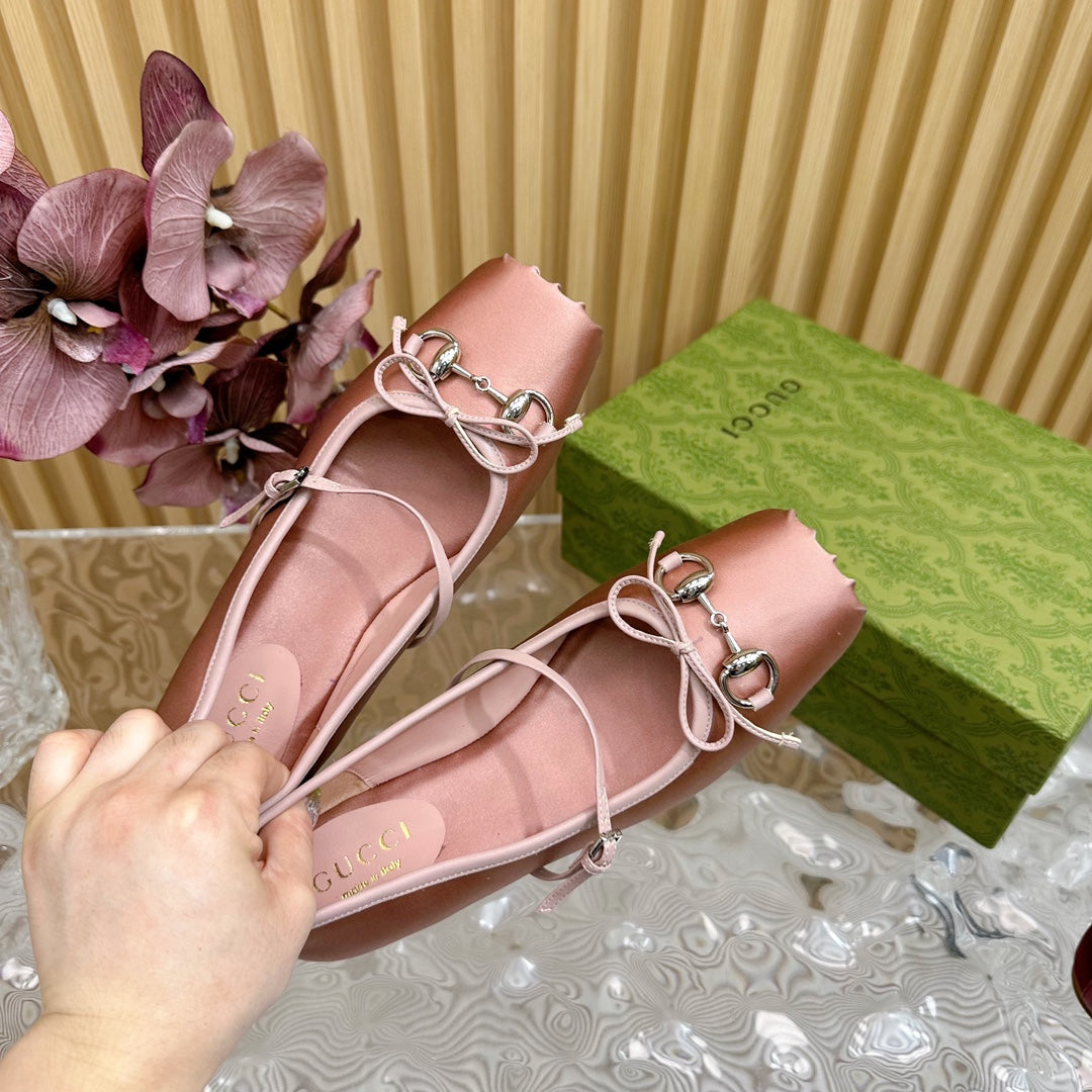 GUCCI BALLET FLAT IN CORAL PINK SILK WITH SILVER HARDWARE