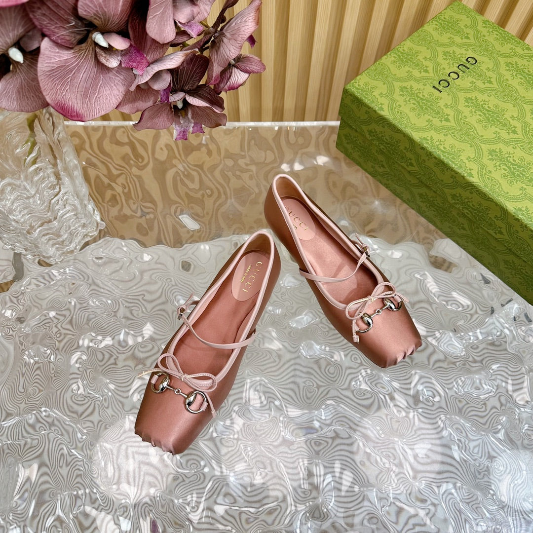GUCCI BALLET FLAT IN CORAL PINK SILK WITH SILVER HARDWARE