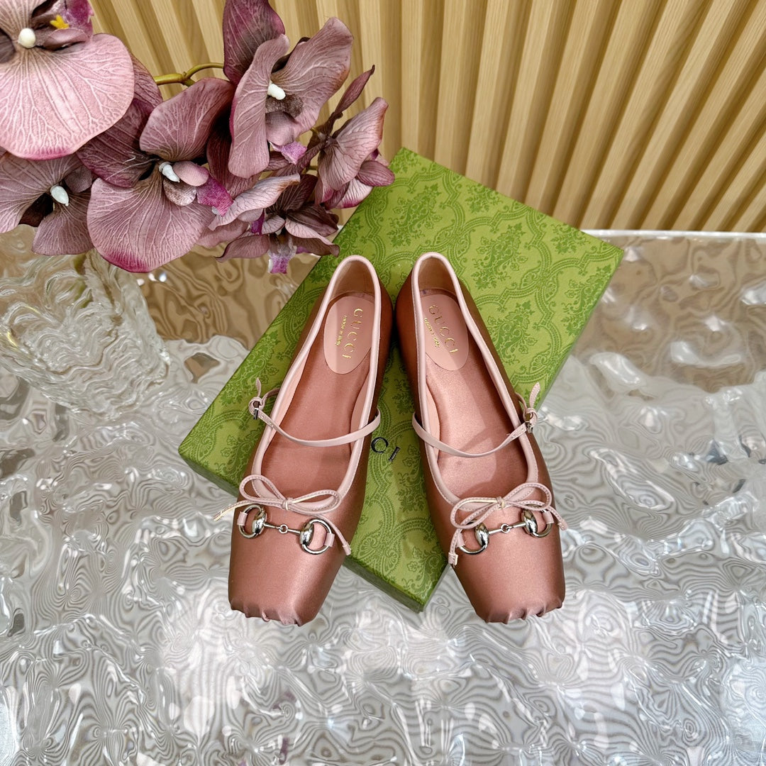 GUCCI BALLET FLAT IN CORAL PINK SILK WITH SILVER HARDWARE
