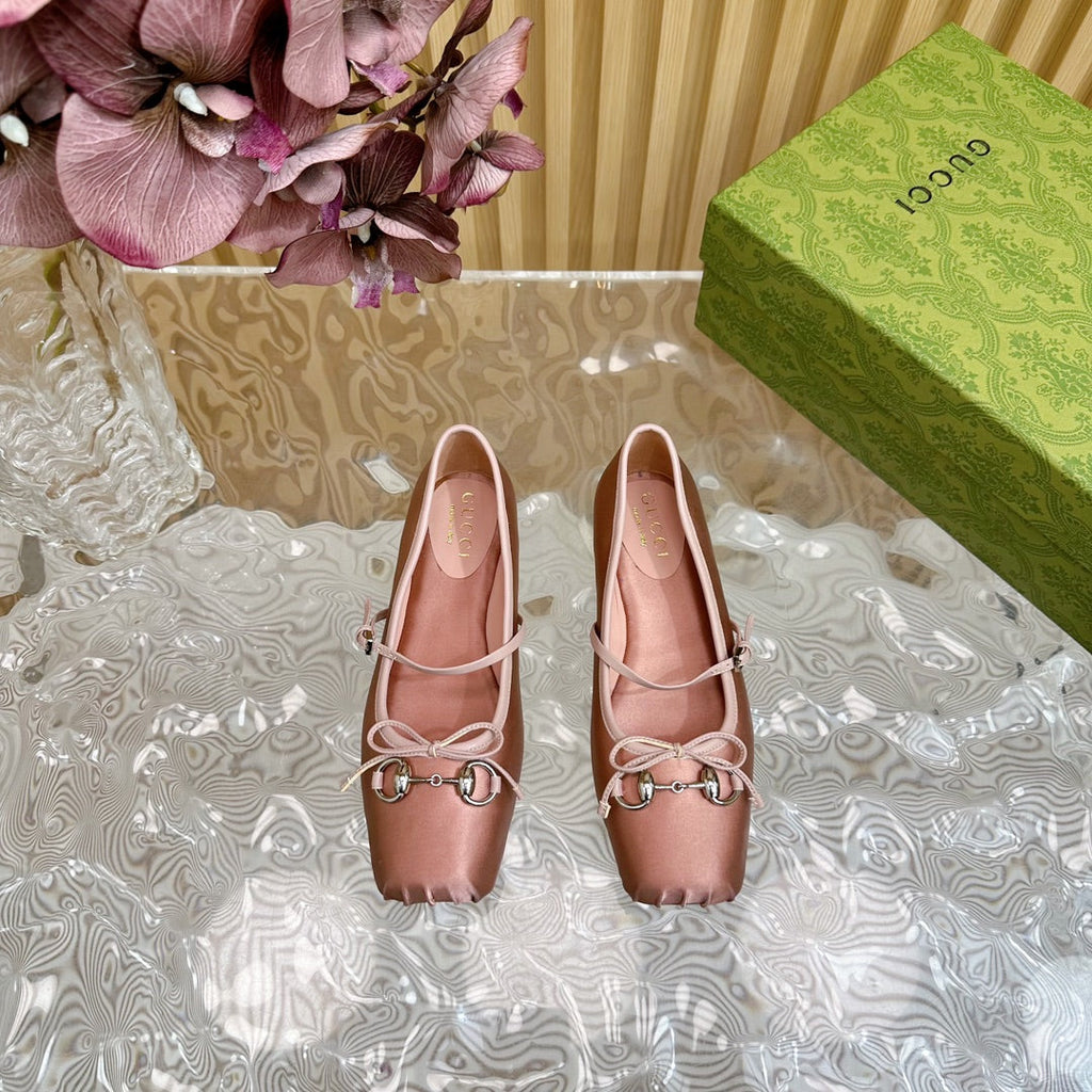 GUCCI BALLET FLAT IN CORAL PINK SILK WITH SILVER HARDWARE
