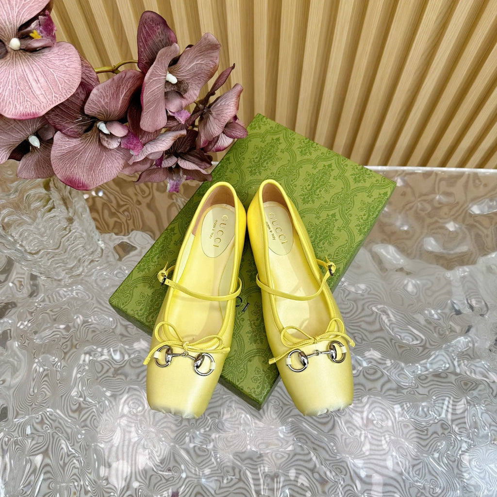 GUCCI BALLET FLAT IN LIGHT YELLOW SILK WITH SILVER HARDWARE