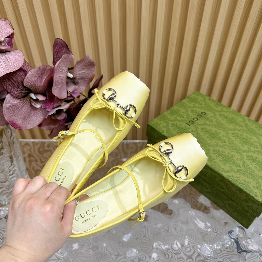 GUCCI BALLET FLAT IN LIGHT YELLOW SILK WITH SILVER HARDWARE
