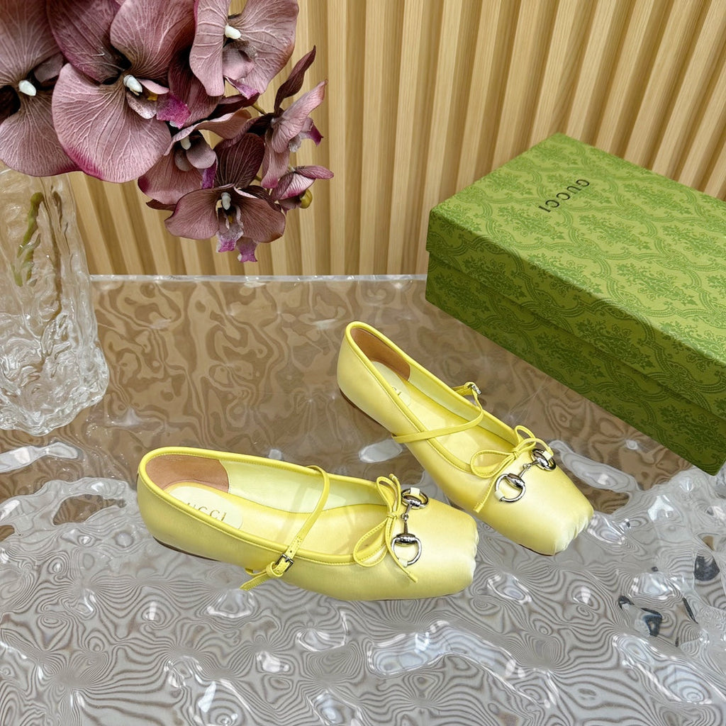 GUCCI BALLET FLAT IN LIGHT YELLOW SILK WITH SILVER HARDWARE